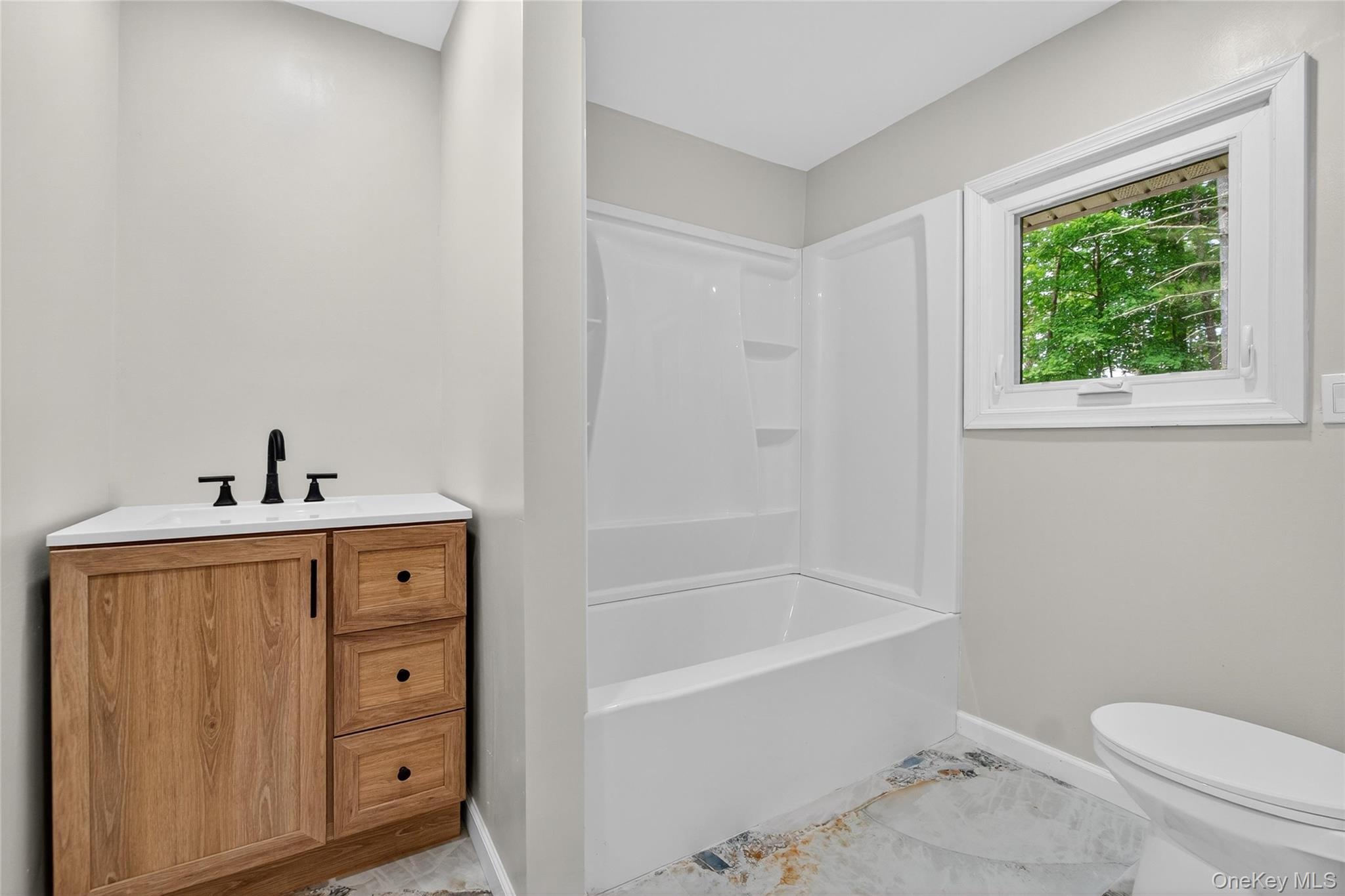 52 Luxton Lake Road, Narrowsburg, NY 12764