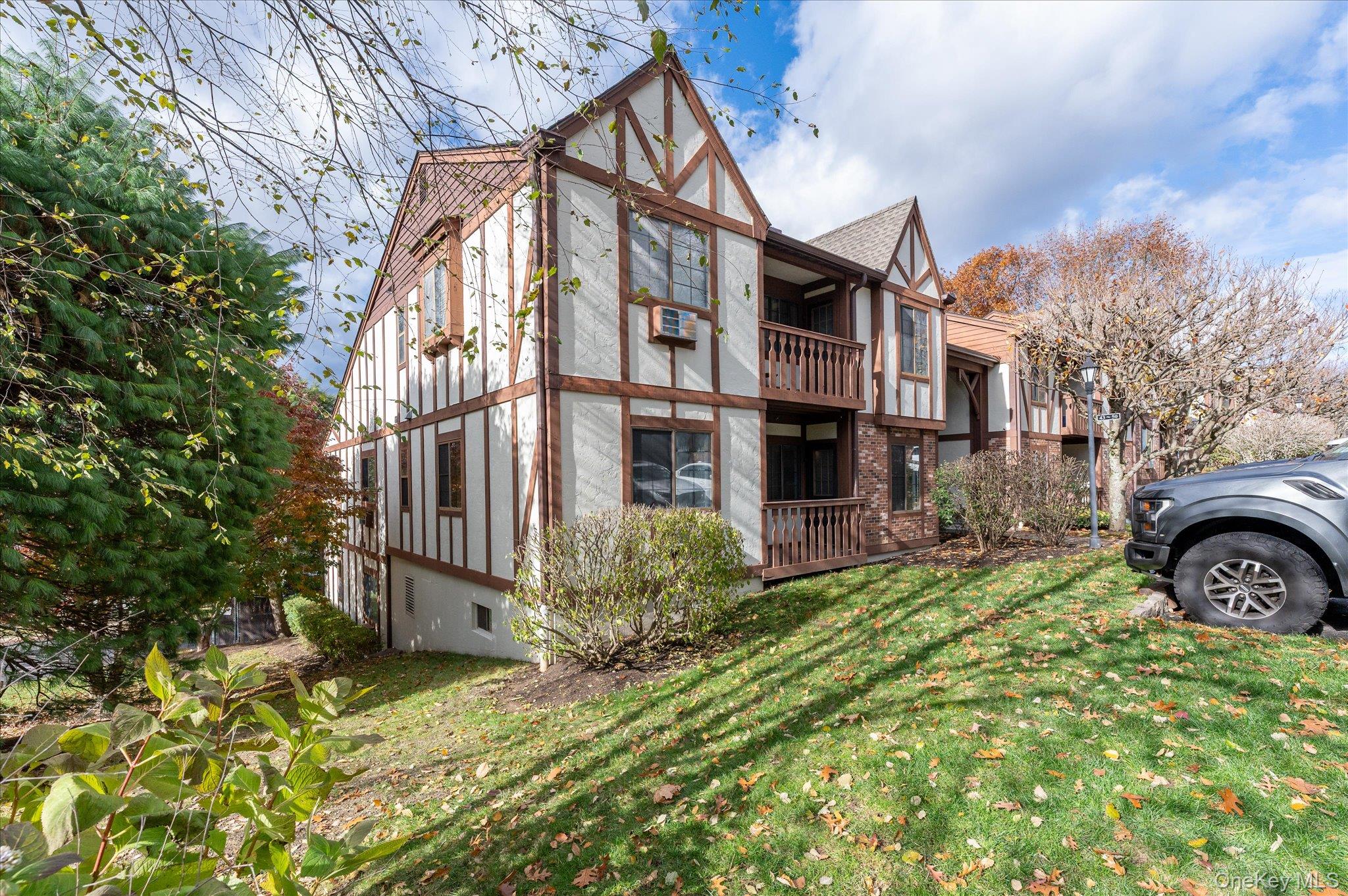 43 Foxwood Circle, Mount Kisco, NY 10549