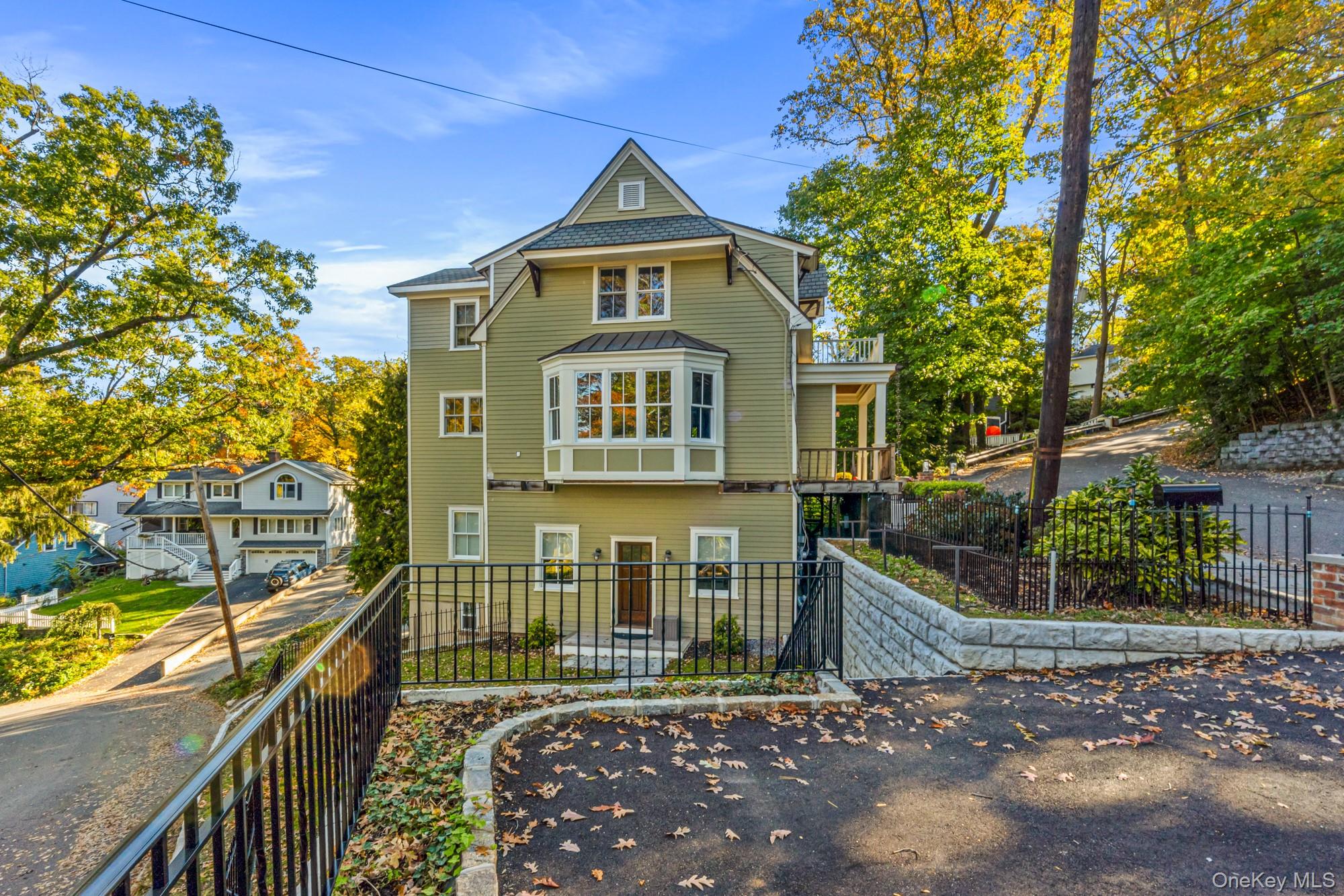 40 Park Way, Sea Cliff, NY 11579