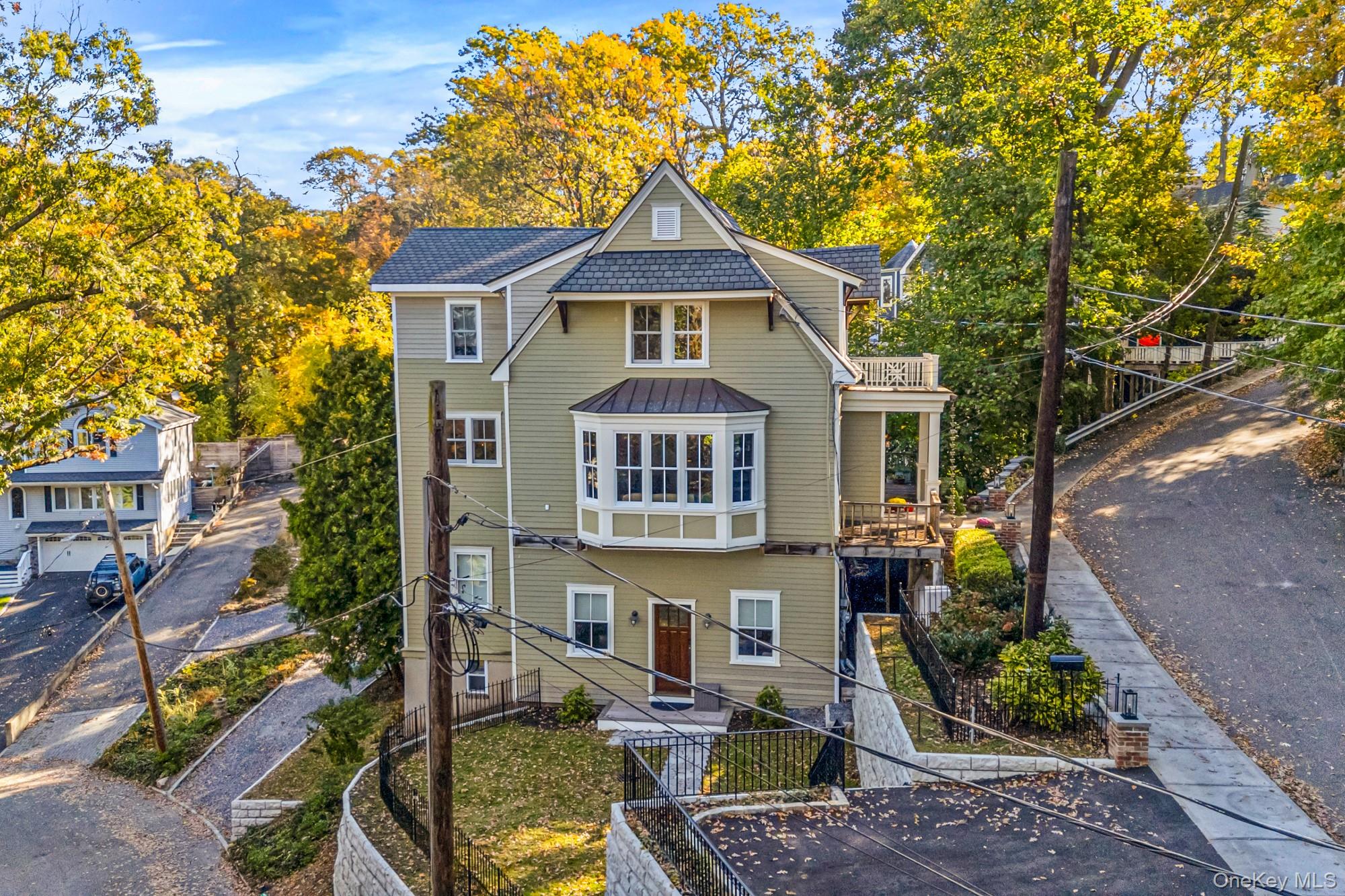 40 Park Way, Sea Cliff, NY 11579