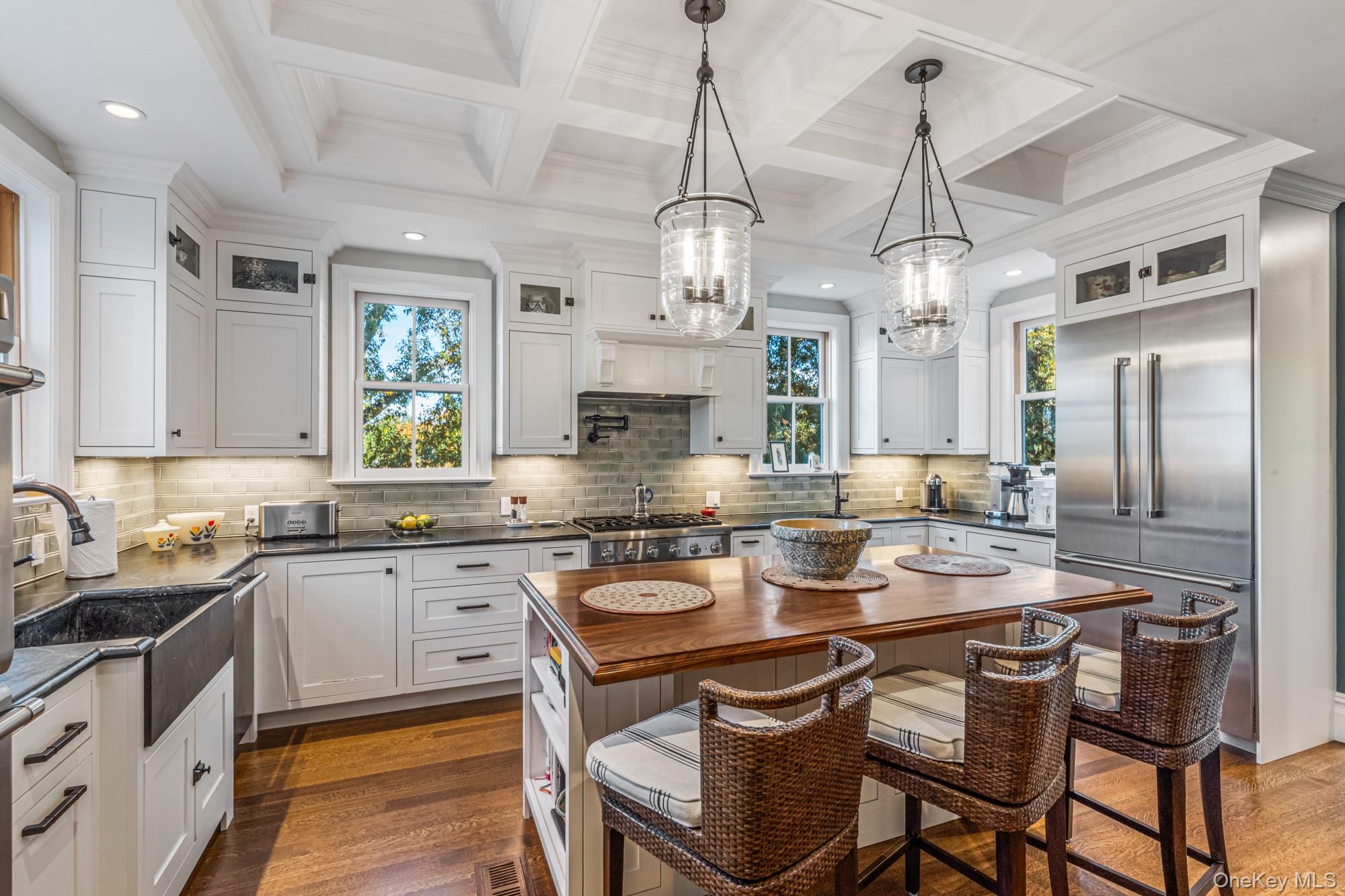 40 Park Way, Sea Cliff, NY 11579