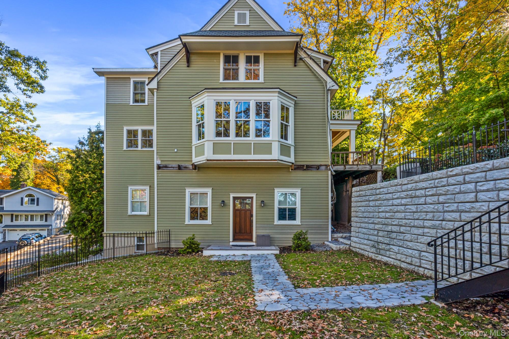 40 Park Way, Sea Cliff, NY 11579