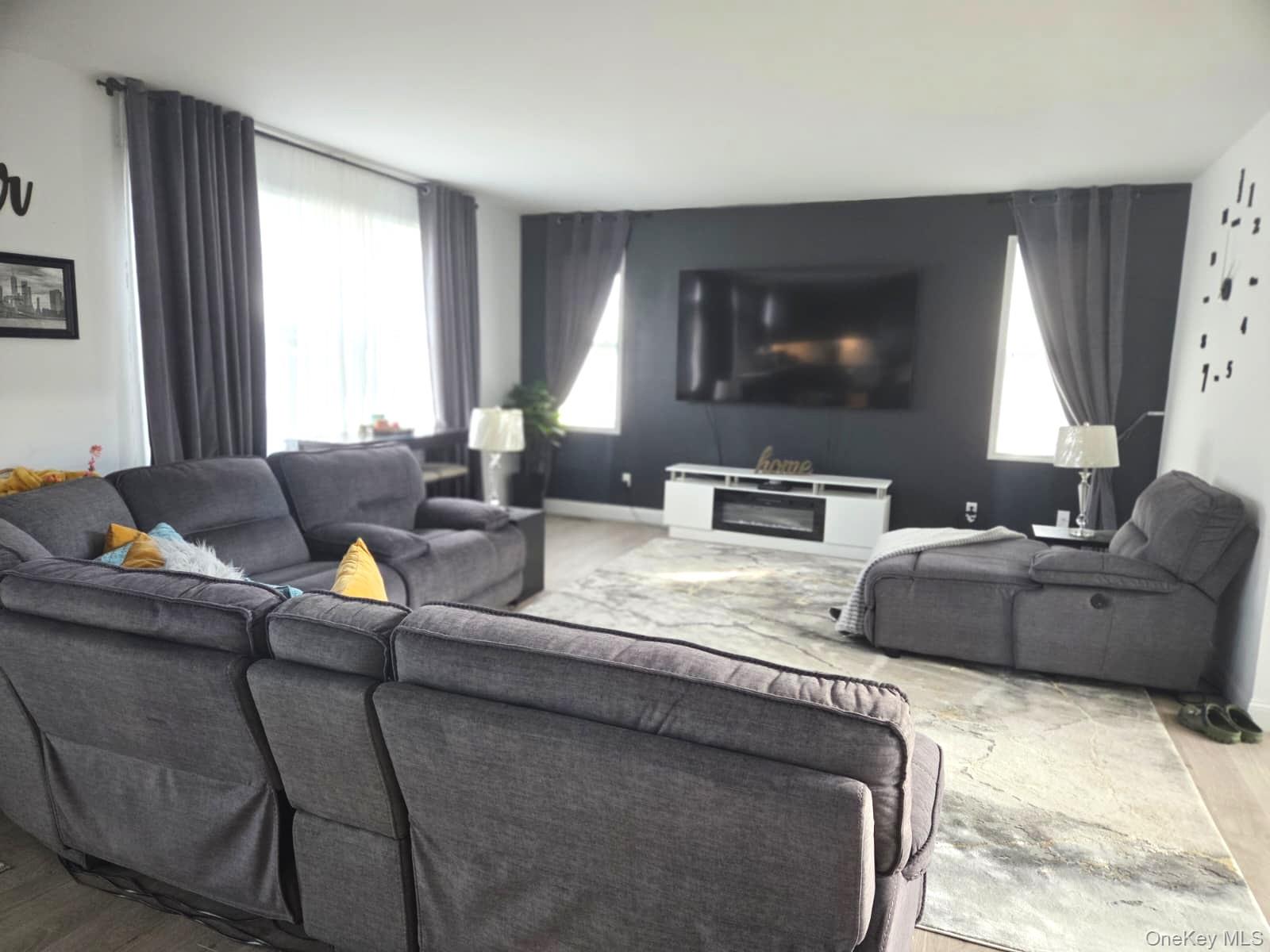 9 Lilac Lane, Ridge, NY 11961