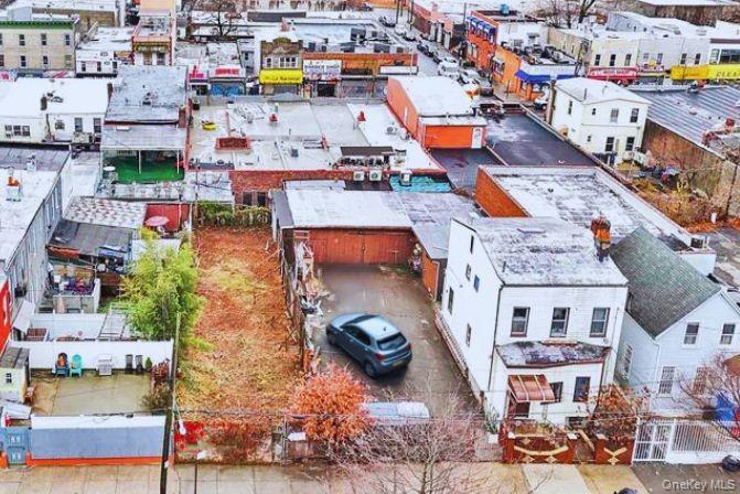 104 Hill Street, Brooklyn, NY 11208