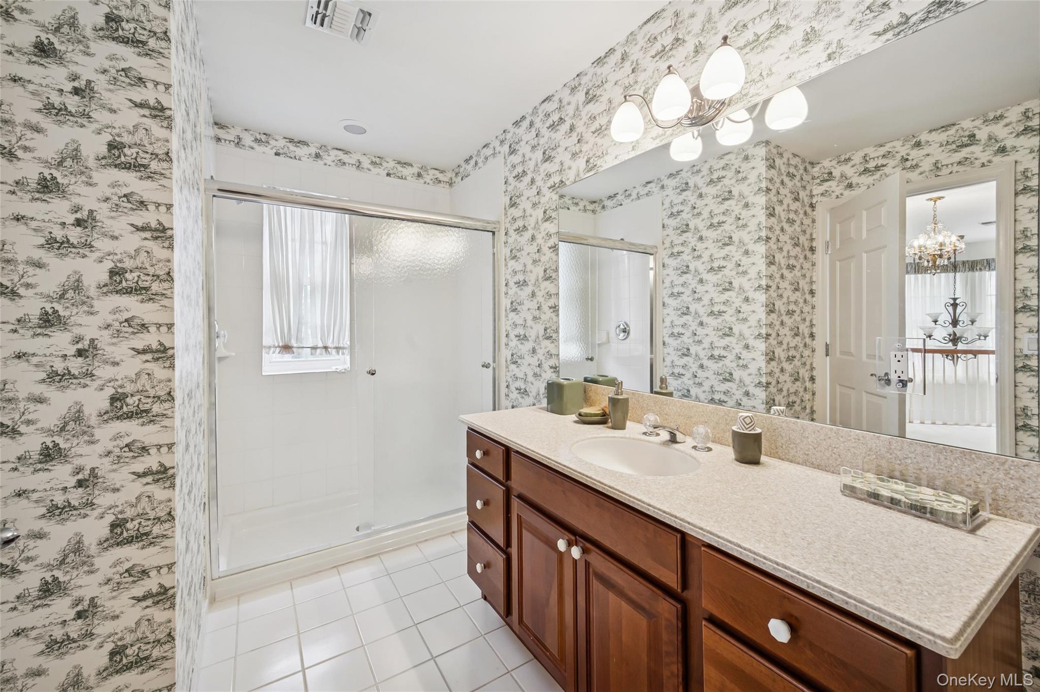 652 Balfour Place, Melville, NY 11747