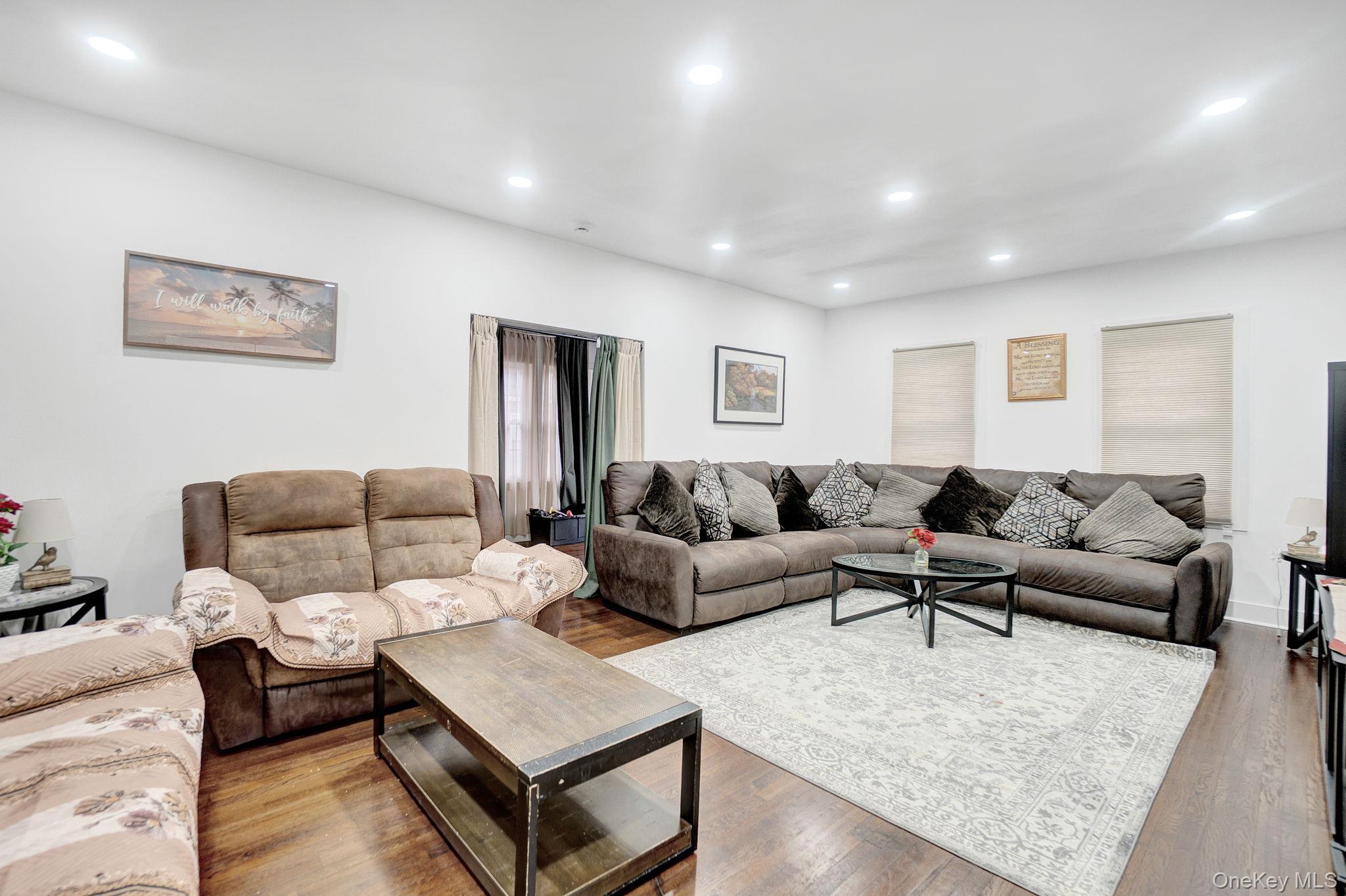 810 Wallace Avenue, Baldwin, NY 11510