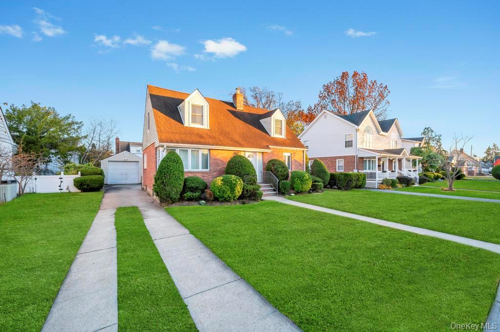 34 Alstead Road, Valley Stream, NY 11580