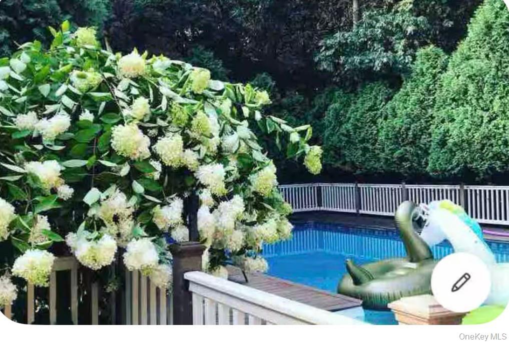 5 Bay Woods Drive, Hampton Bays, NY 11946