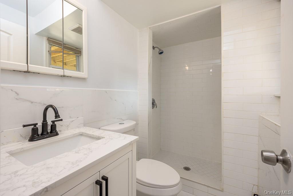 7 Southpark Drive, Garnerville, NY 10923