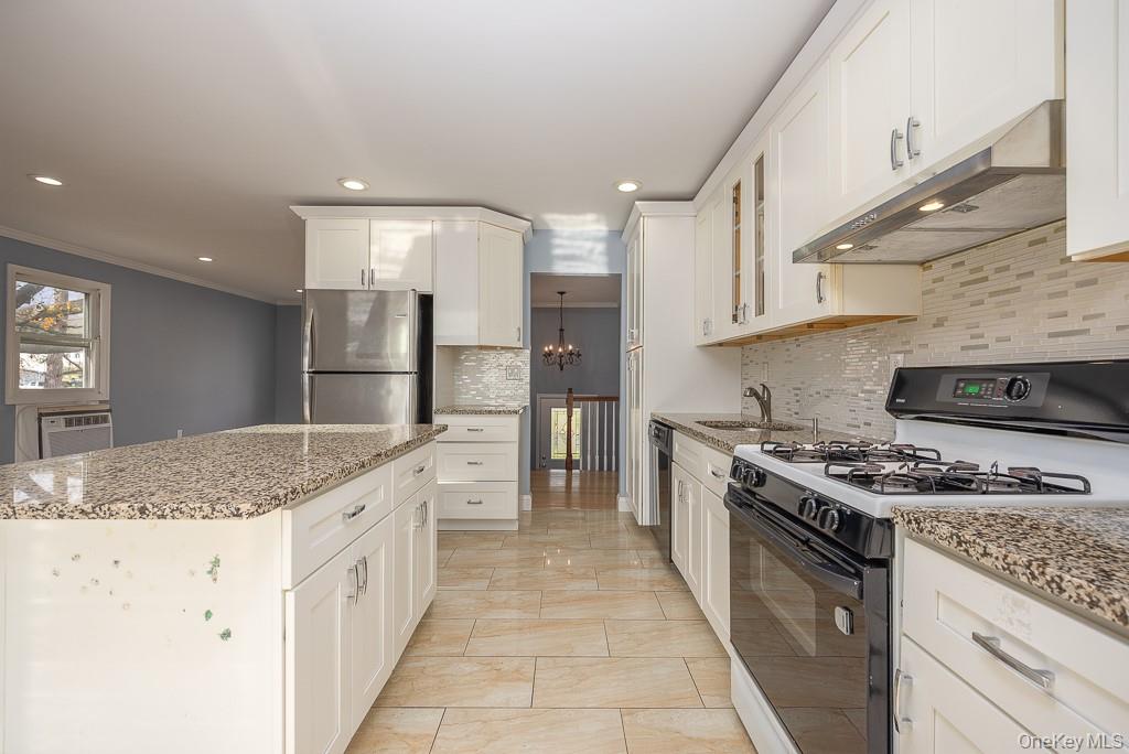 7 Southpark Drive, Garnerville, NY 10923