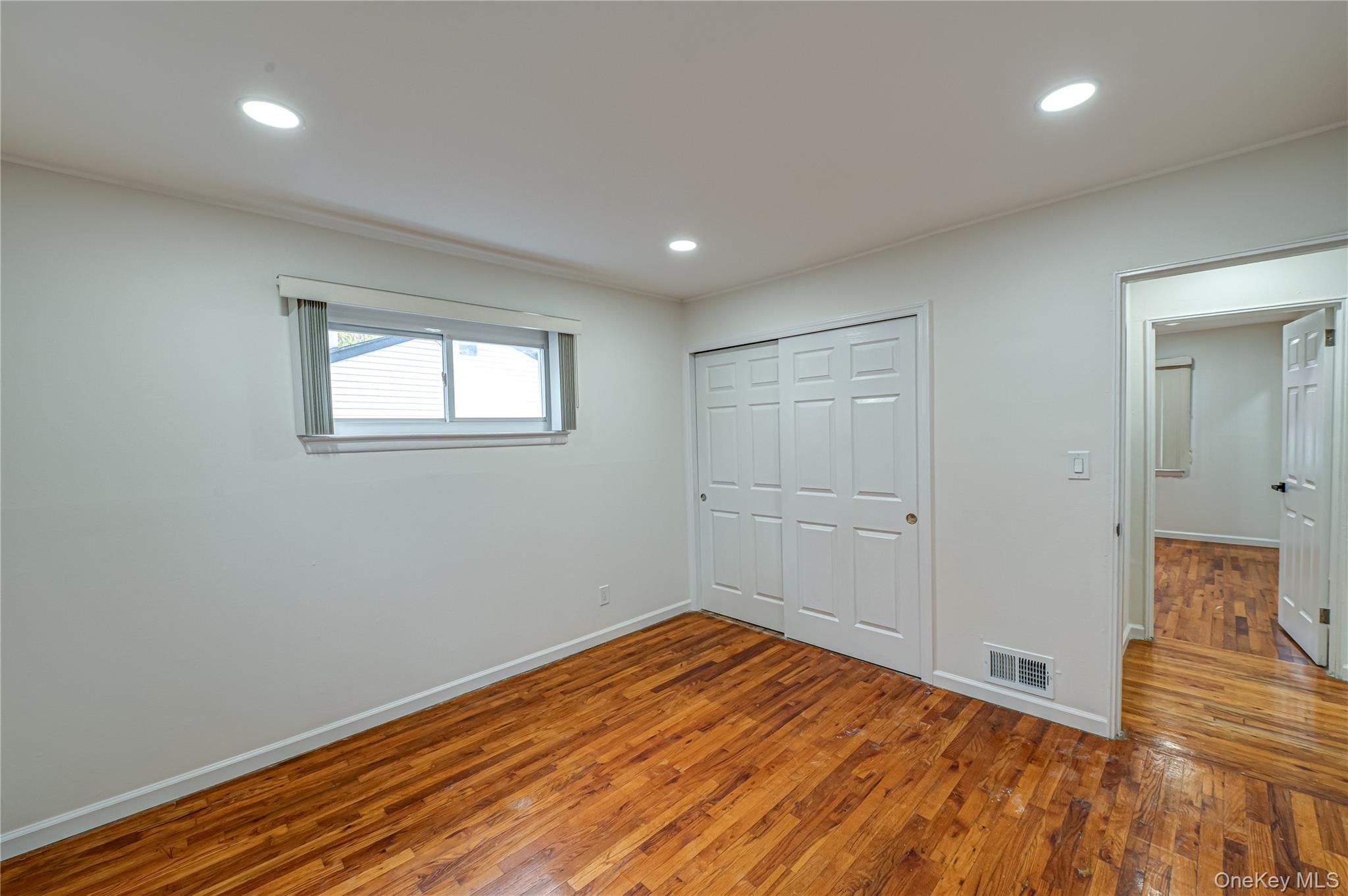 10 Gerhard Road, Plainview, NY 11803