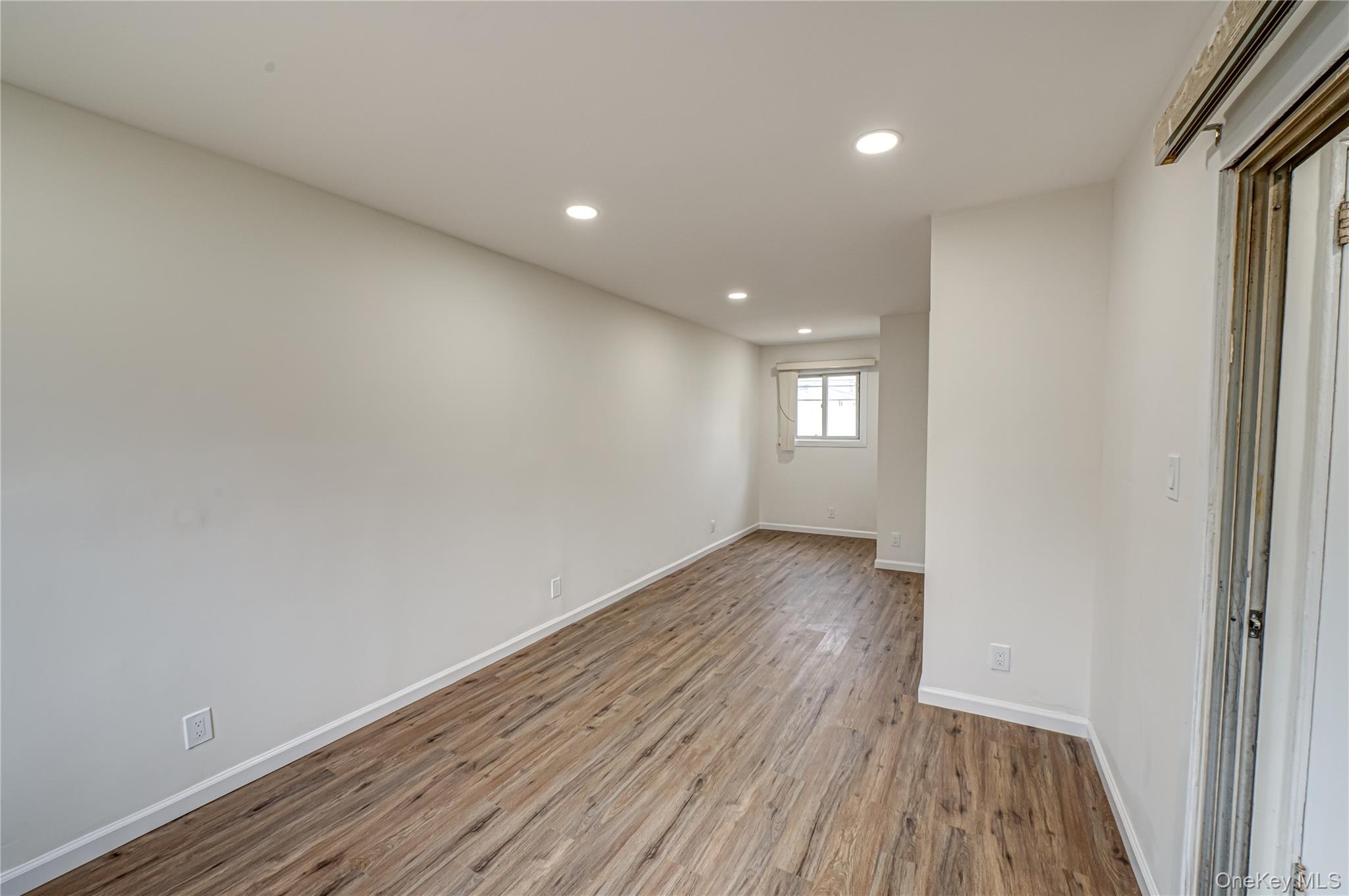 10 Gerhard Road, Plainview, NY 11803