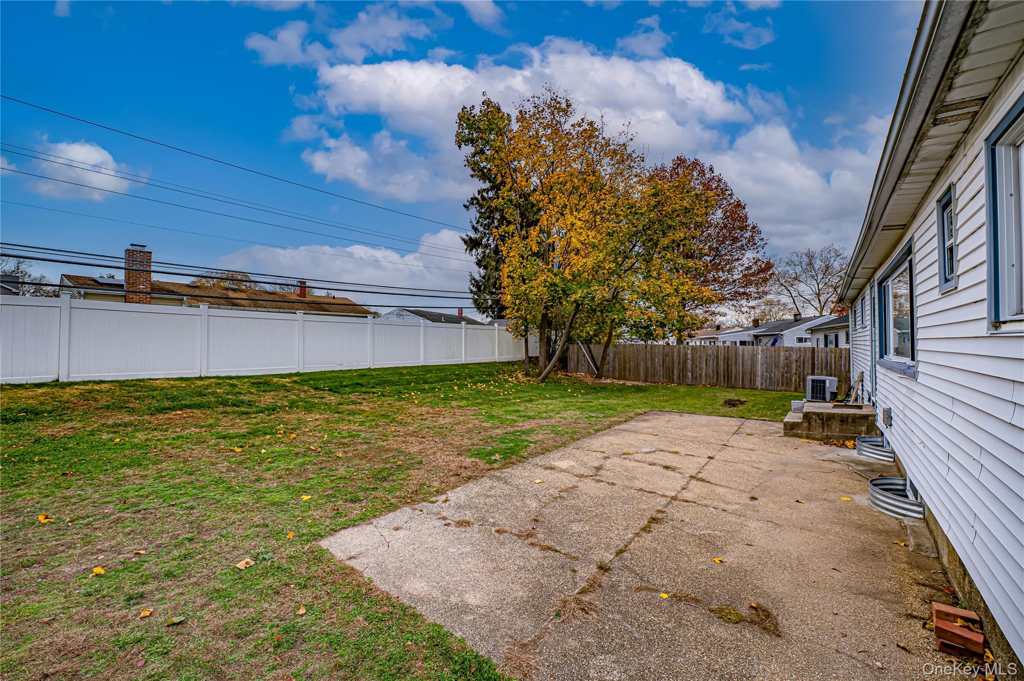 10 Gerhard Road, Plainview, NY 11803