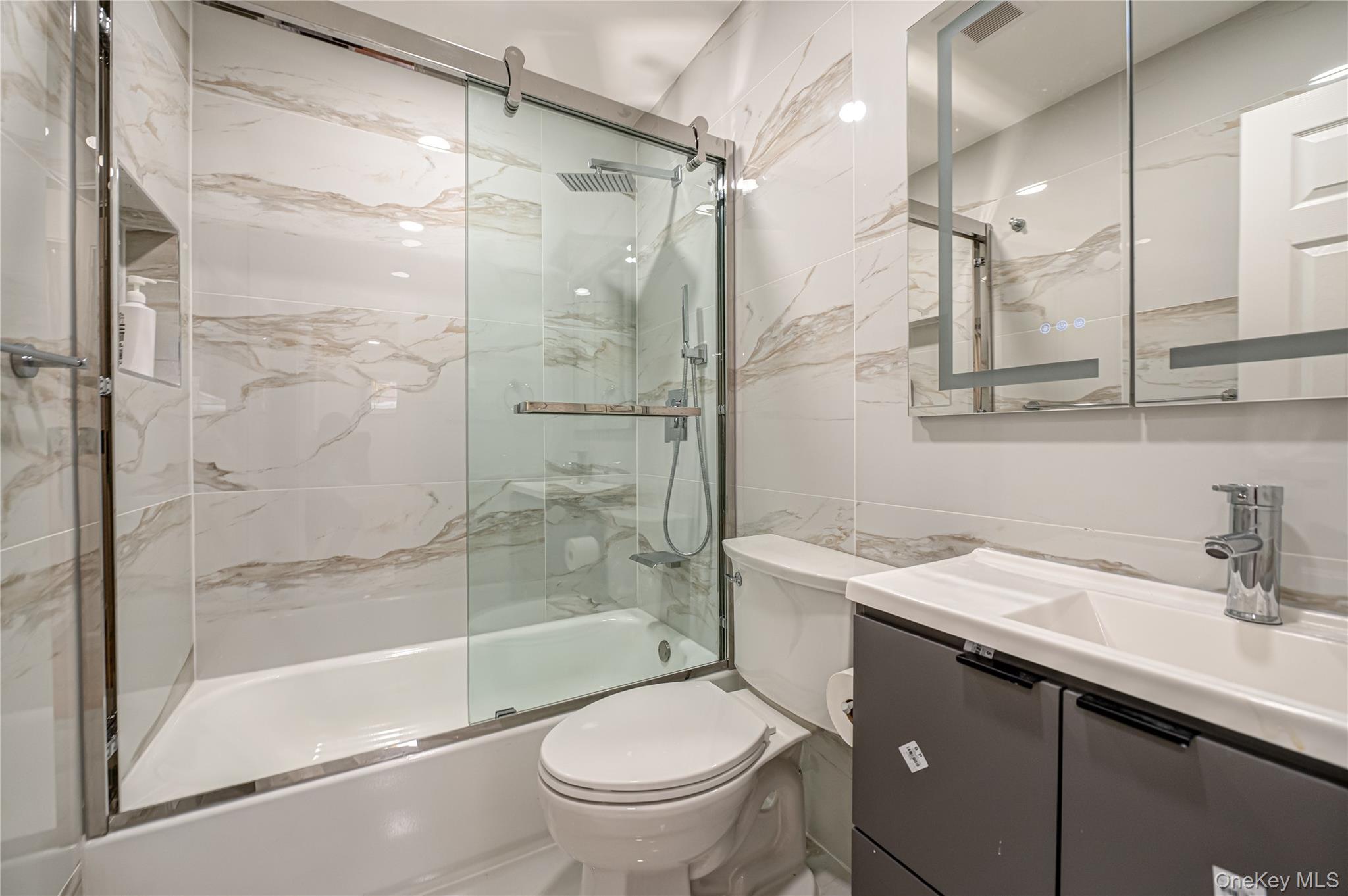 10 Gerhard Road, Plainview, NY 11803