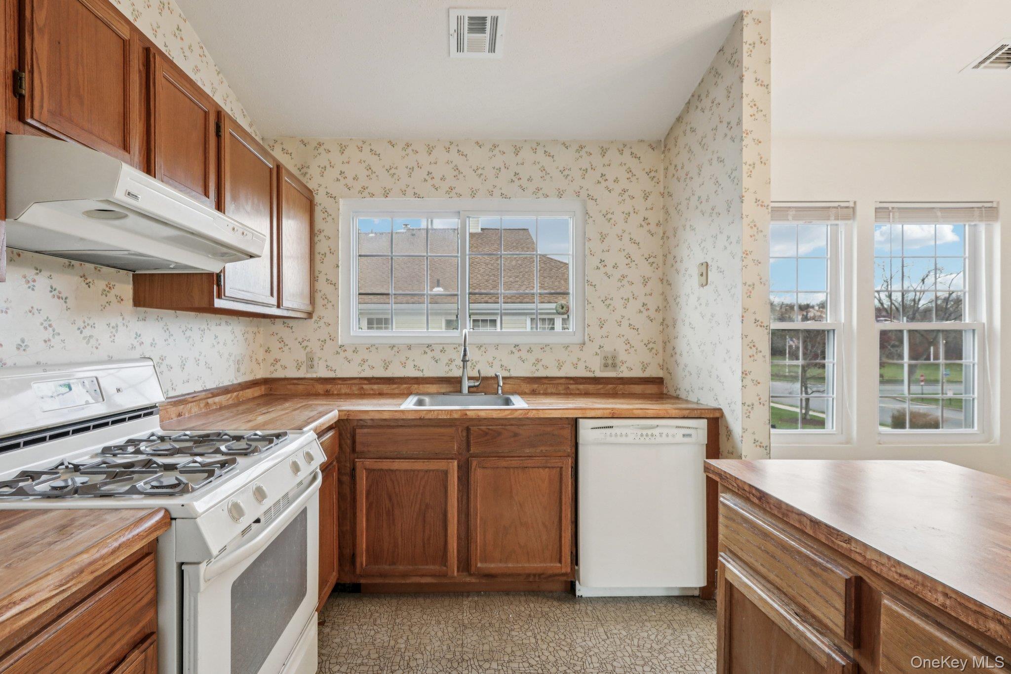 1401 Whispering Hills, Chester, NY 10918