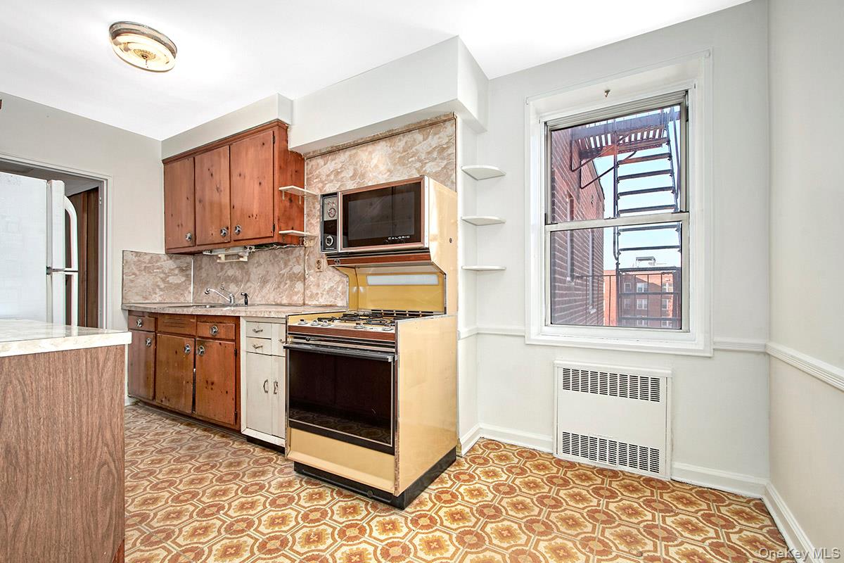 27-10 Parsons Boulevard # 6H, Flushing, NY 11354