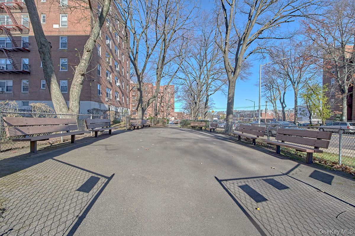 27-10 Parsons Boulevard # 6H, Flushing, NY 11354