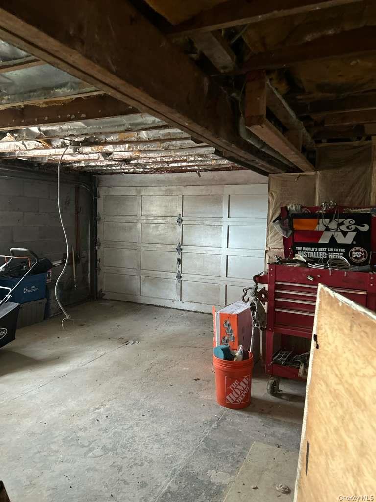 41 Rockingchair Road, White Plains, NY 10607