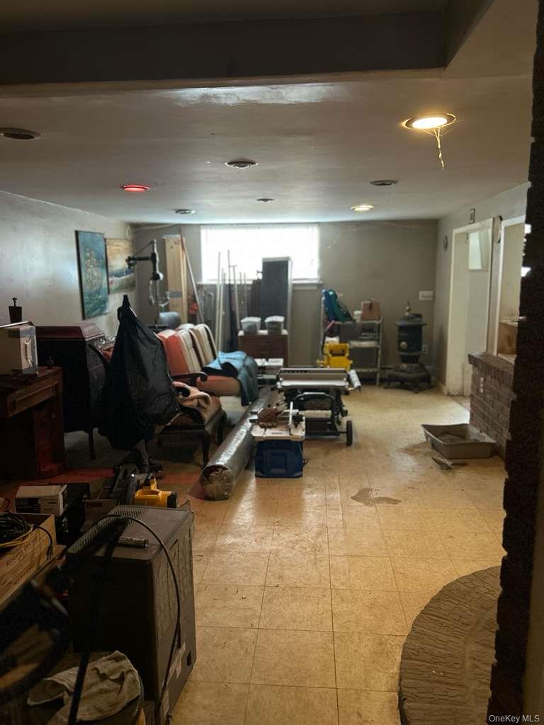 41 Rockingchair Road, White Plains, NY 10607