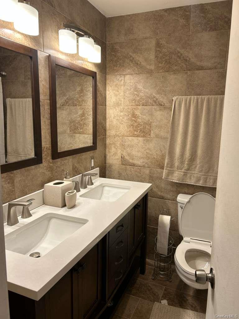 41 Rockingchair Road, White Plains, NY 10607