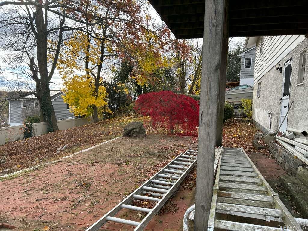 41 Rockingchair Road, White Plains, NY 10607