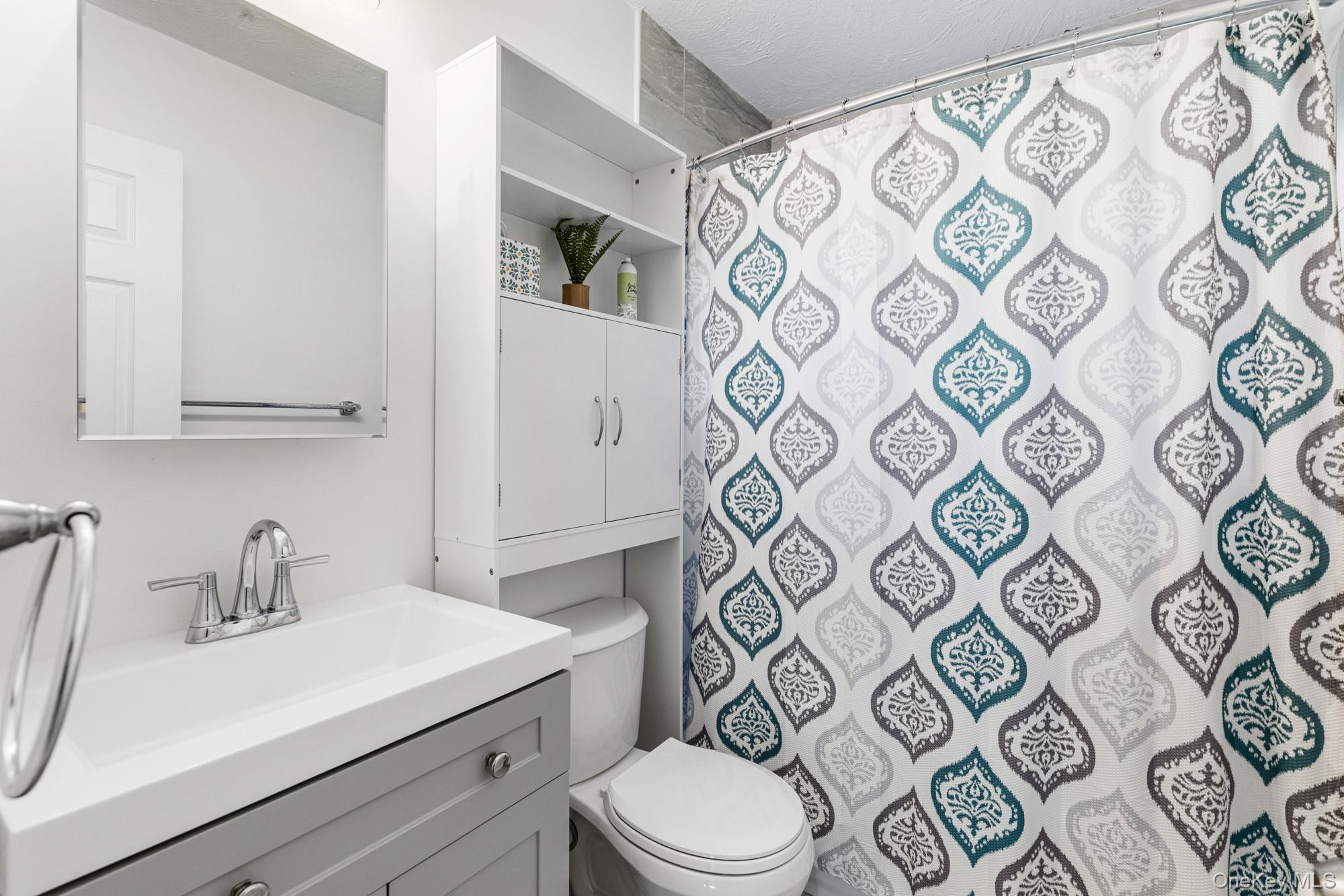 923 Church Street # 921, Bohemia, NY 11716