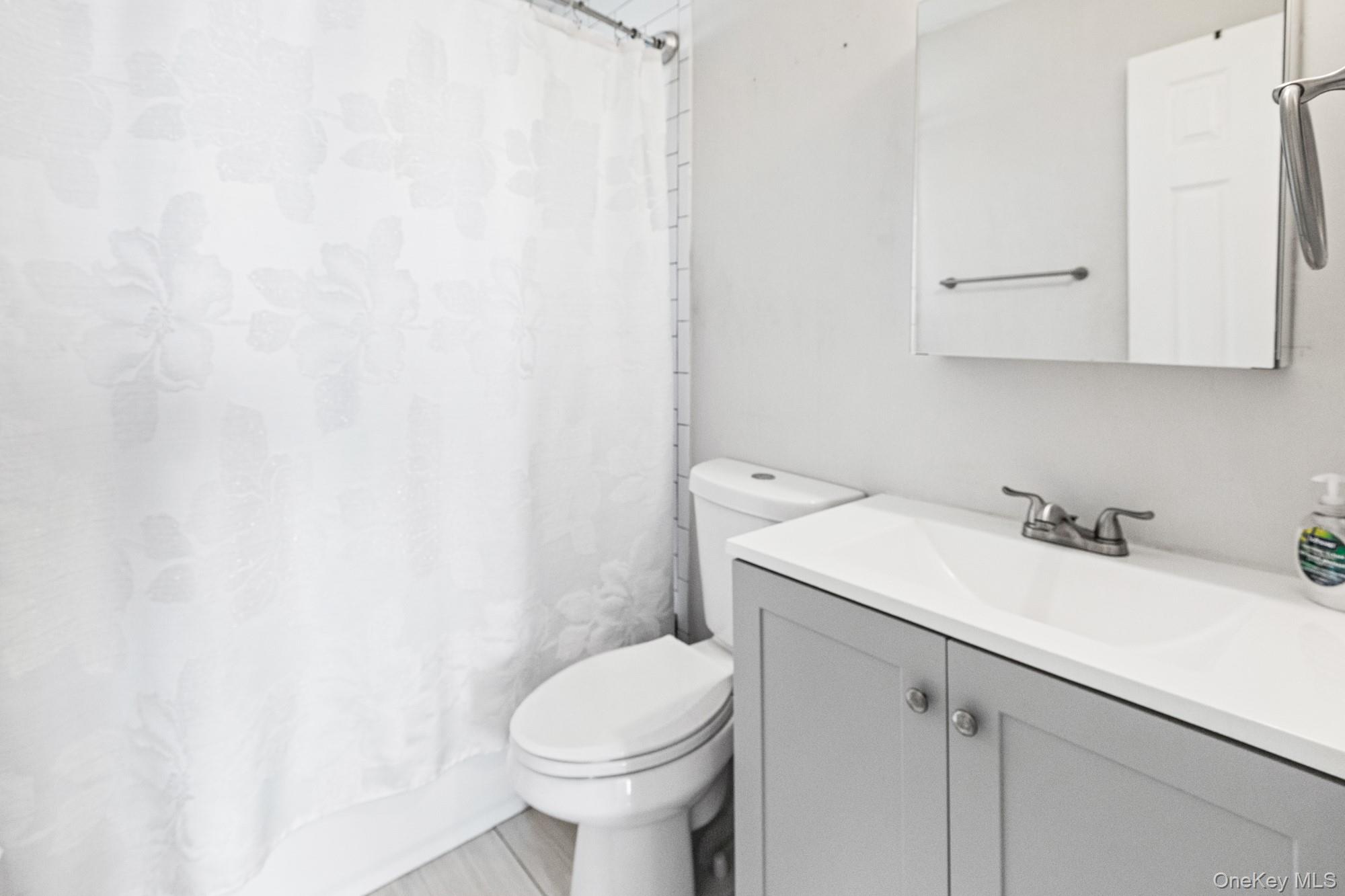 923 Church Street # 921, Bohemia, NY 11716