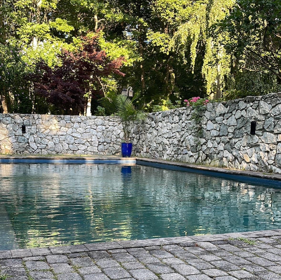 40 W View Drive, Upper Brookville, NY 11771