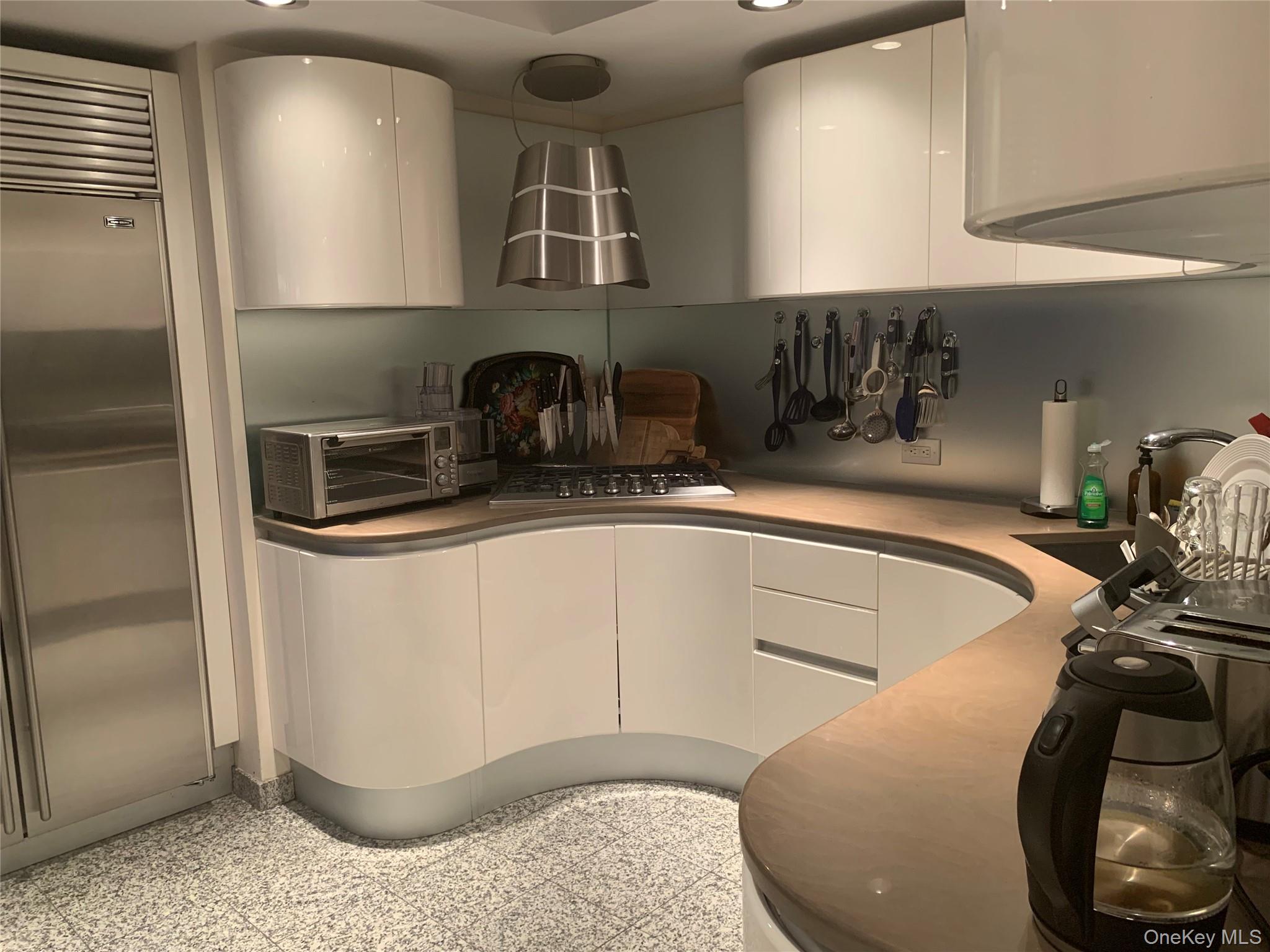 400 east 70 street Street # 3501, New York (Manhattan), NY 10021