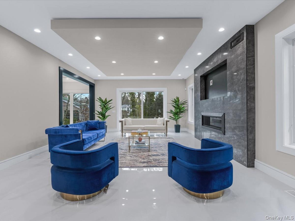 6 Hickory Drive, Great Neck, NY 11021