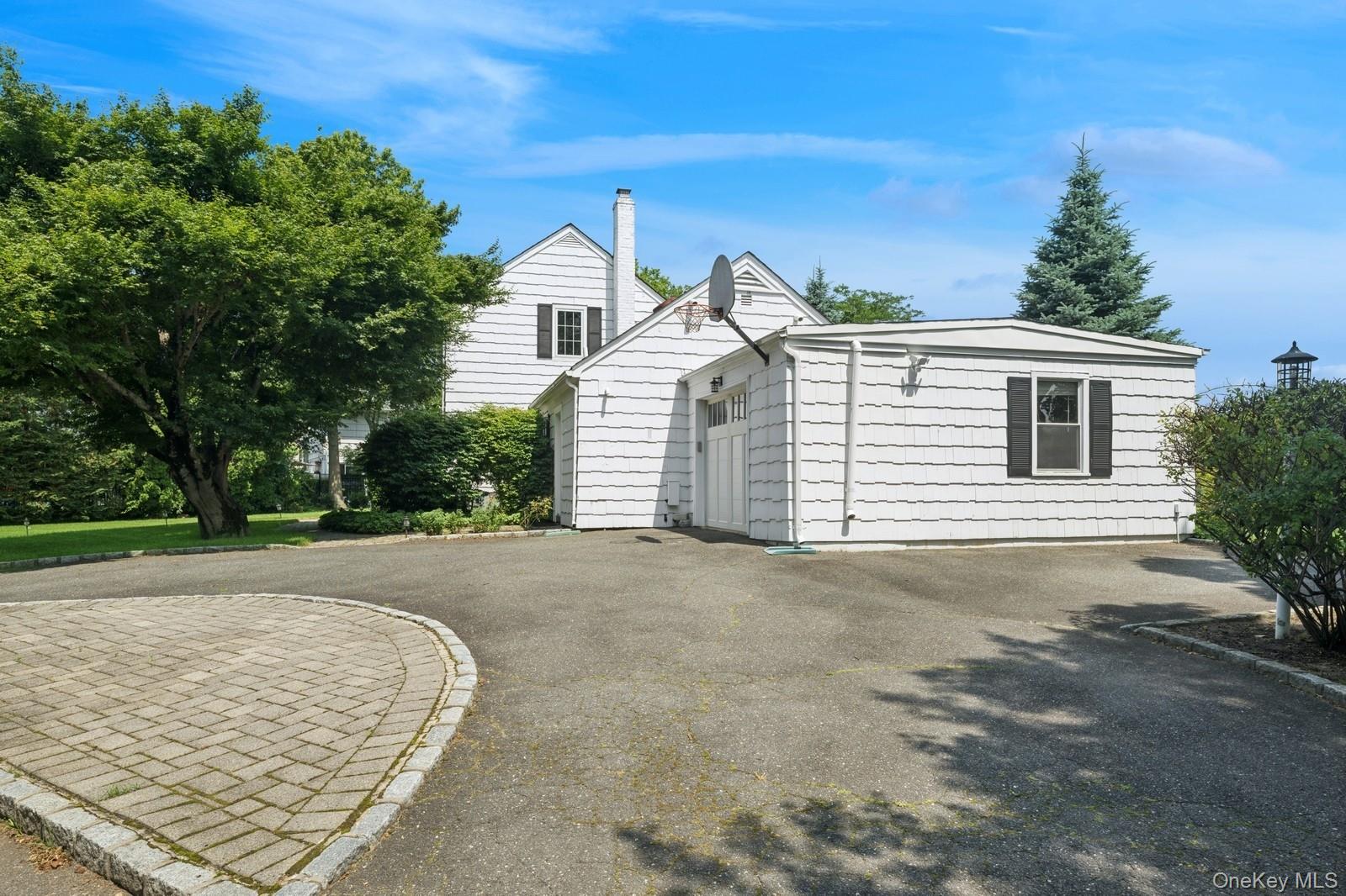 1250 Harbor Road, Hewlett Harbor, NY 11557