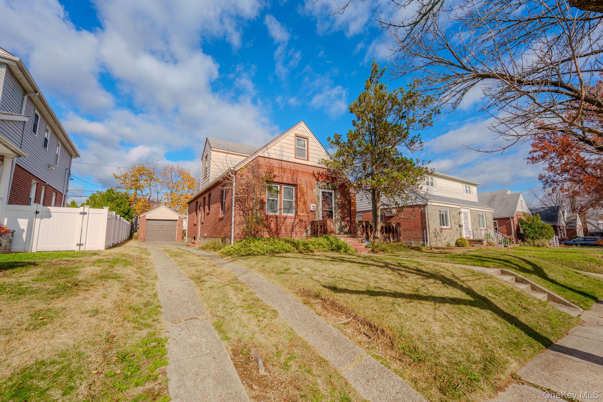 123 Nugent Street, New Hyde Park, NY 11040