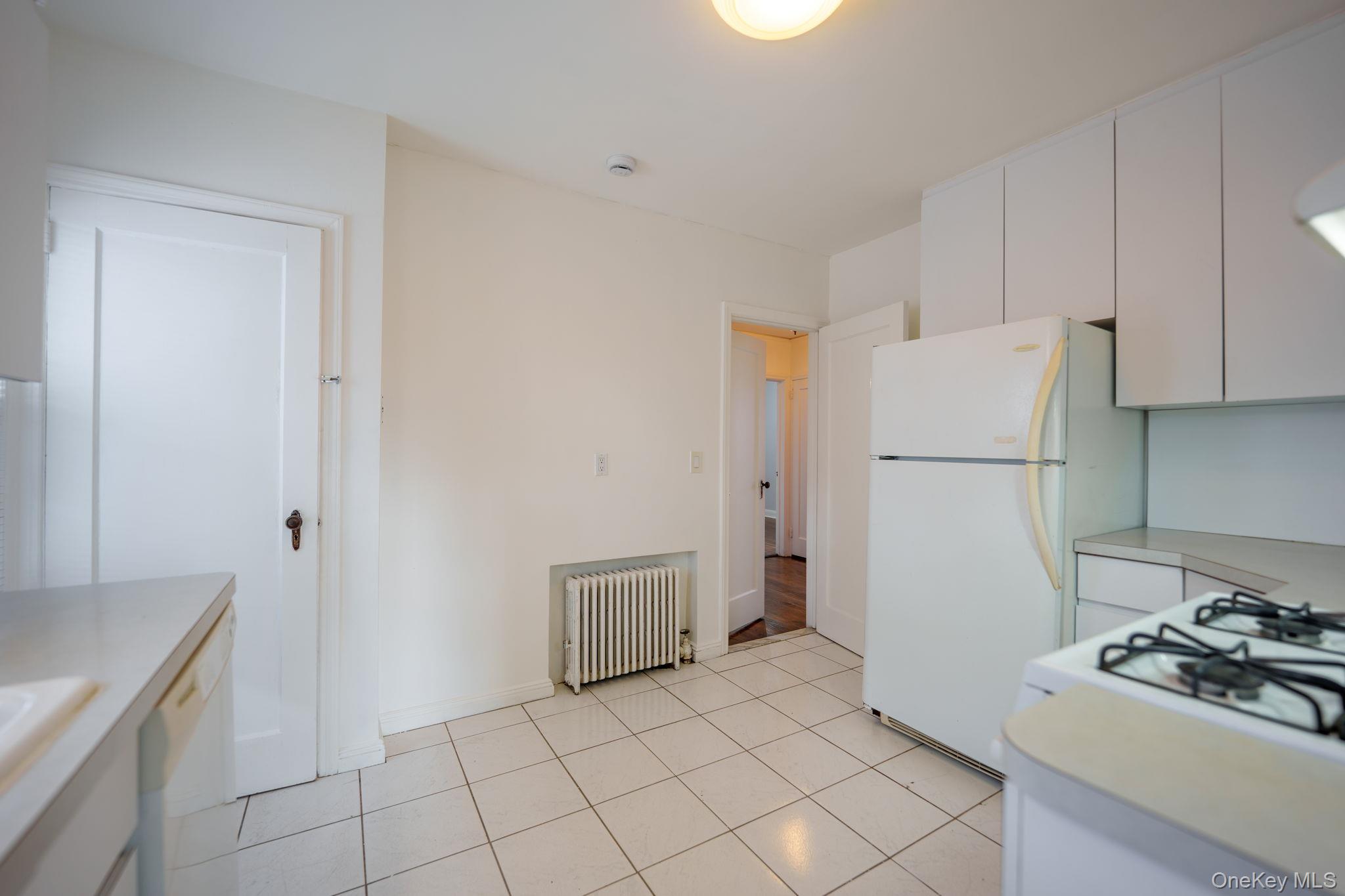 123 Nugent Street, New Hyde Park, NY 11040