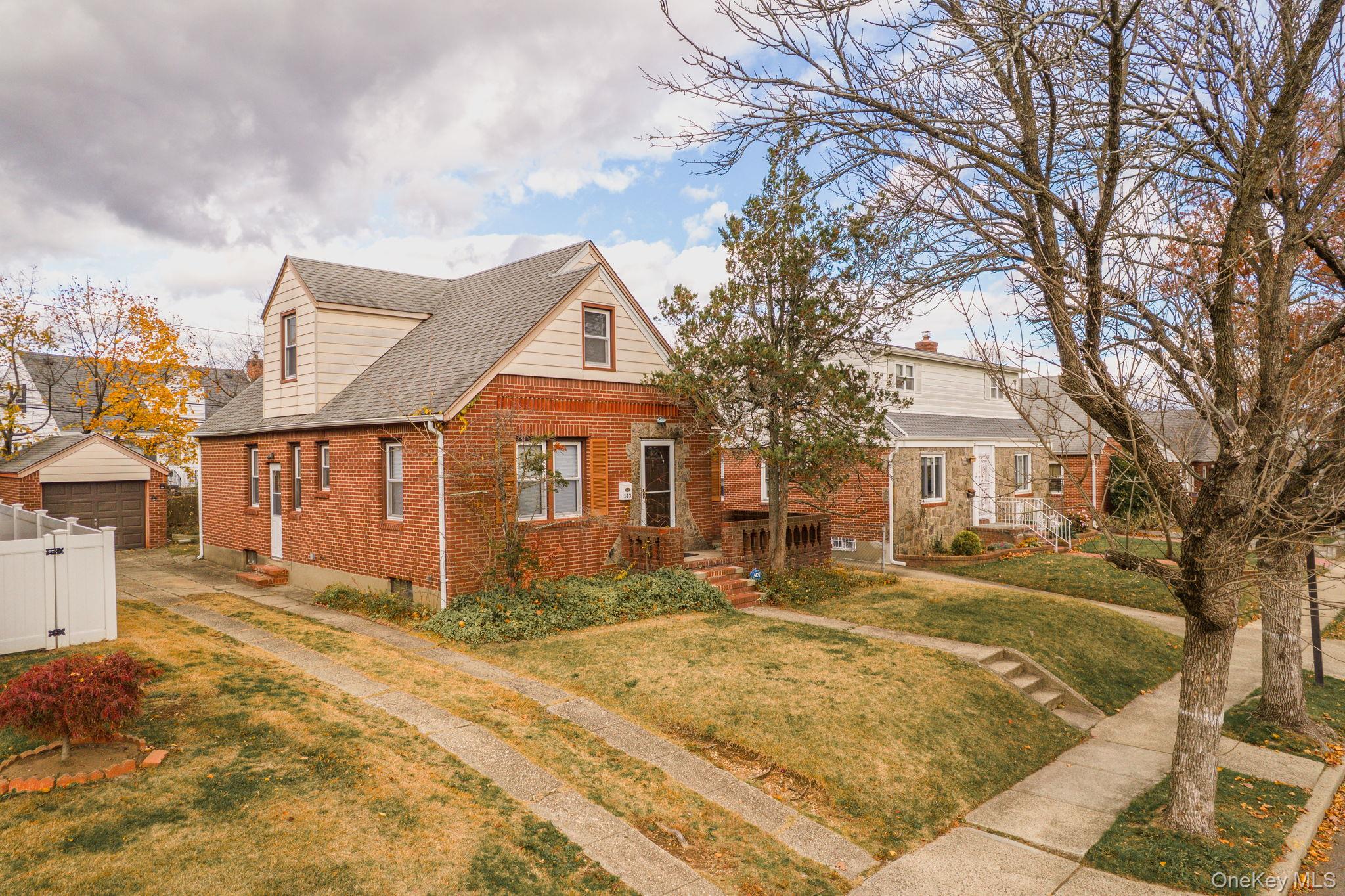 123 Nugent Street, New Hyde Park, NY 11040