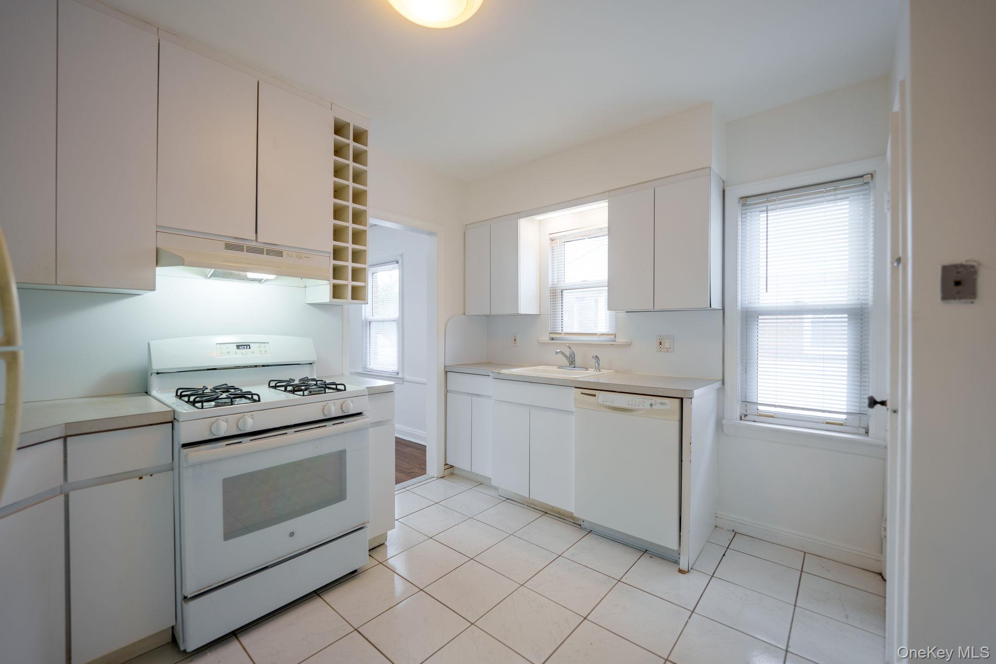 123 Nugent Street, New Hyde Park, NY 11040