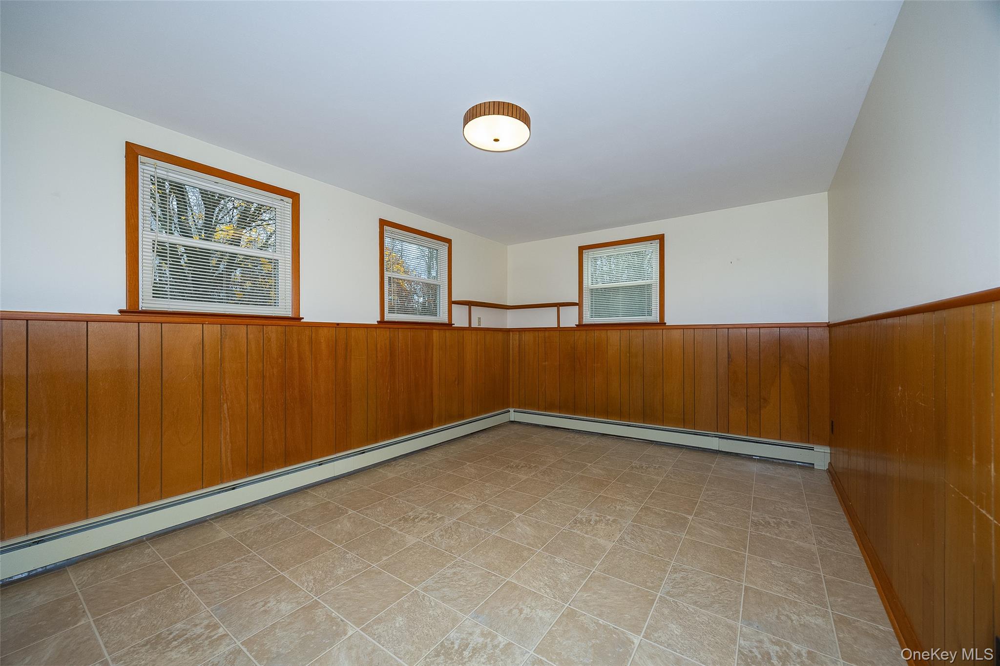 13 Chestnut Street, Red Hook, NY 12571