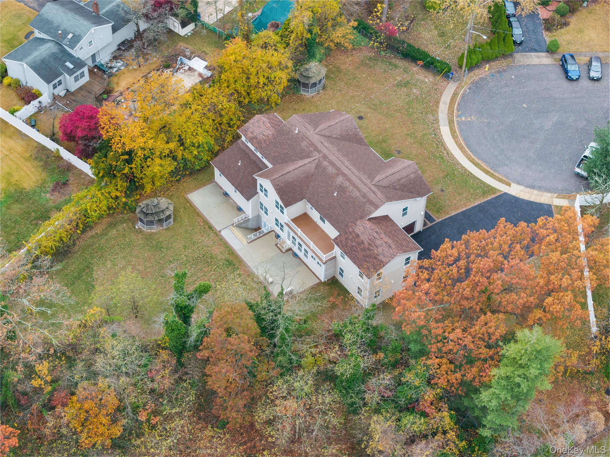 4 Coventry Court, Wheatley Heights, NY 11798