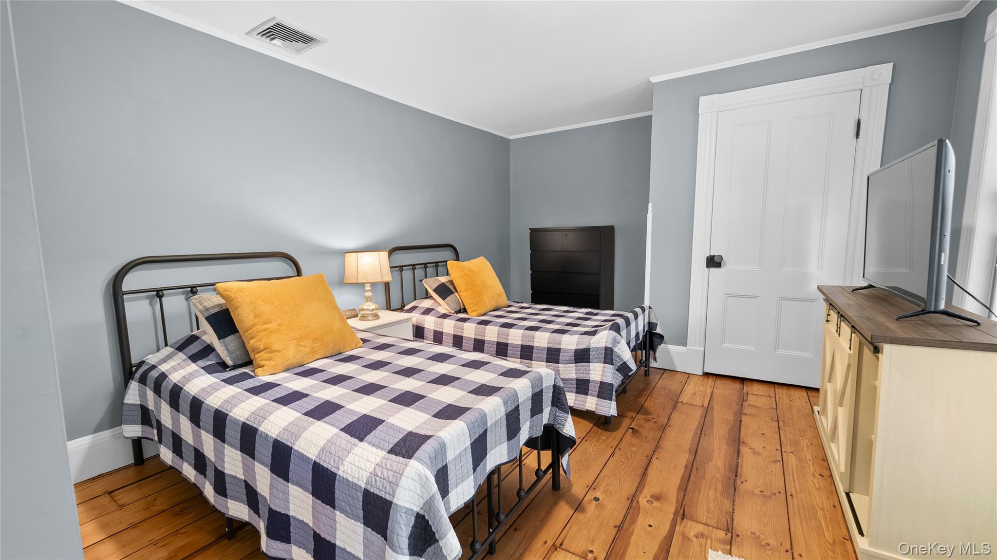 1055 Bridge Pointe Lane, Yorktown Heights, NY 10598