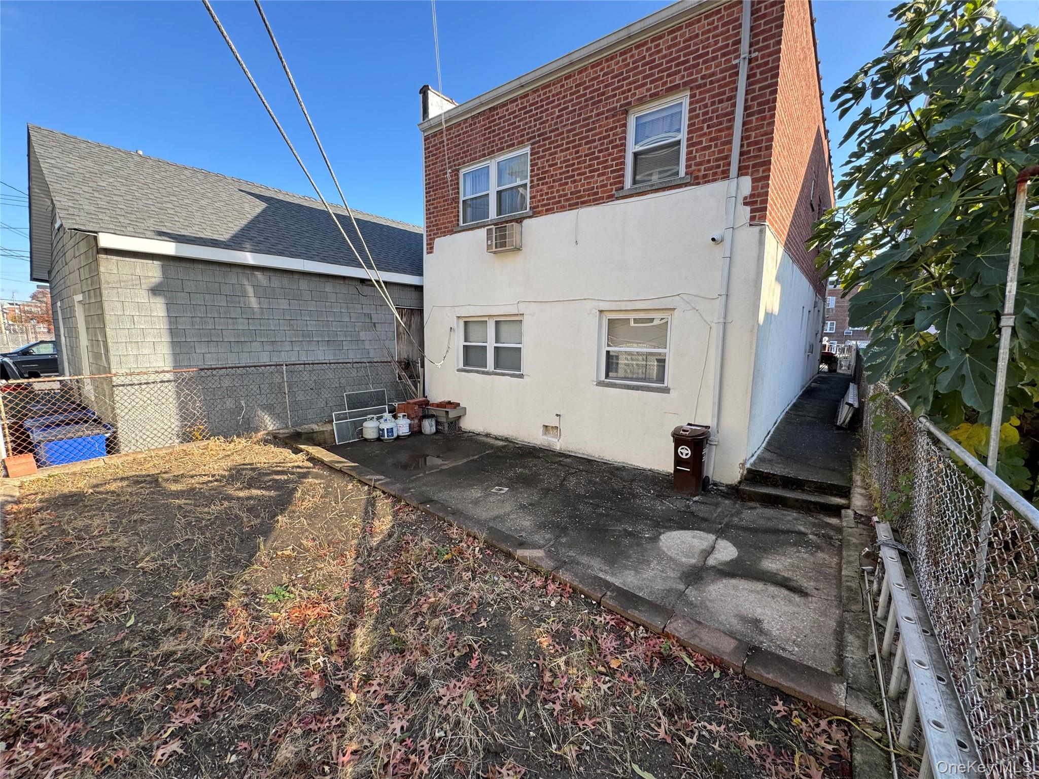 2877 Waterbury Avenue, Bronx, NY 10461