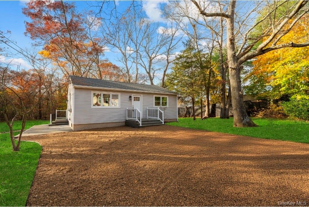 16 Fife Drive, Coram, NY 11727