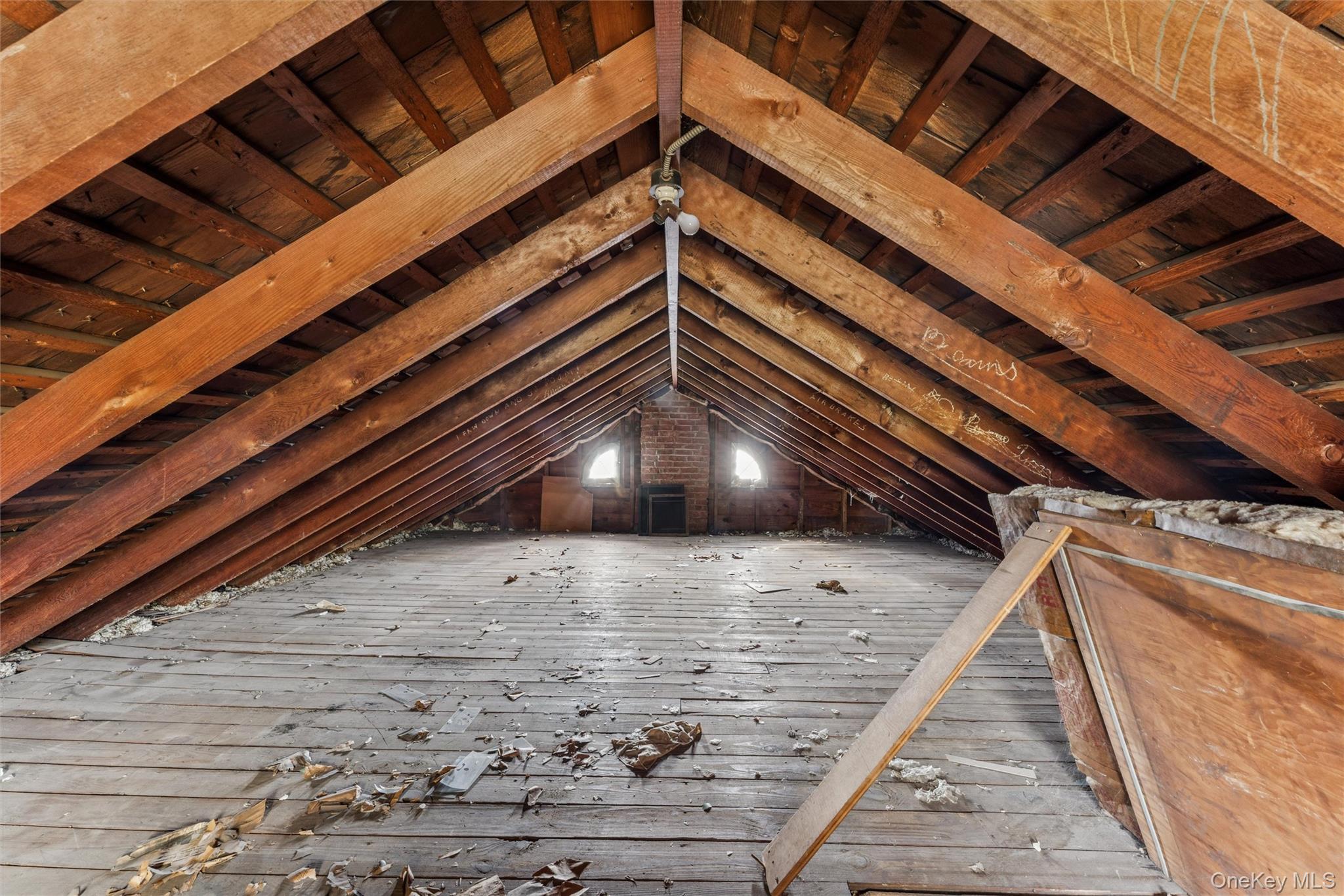 190 Lincoln Avenue, Mineola, NY 11501