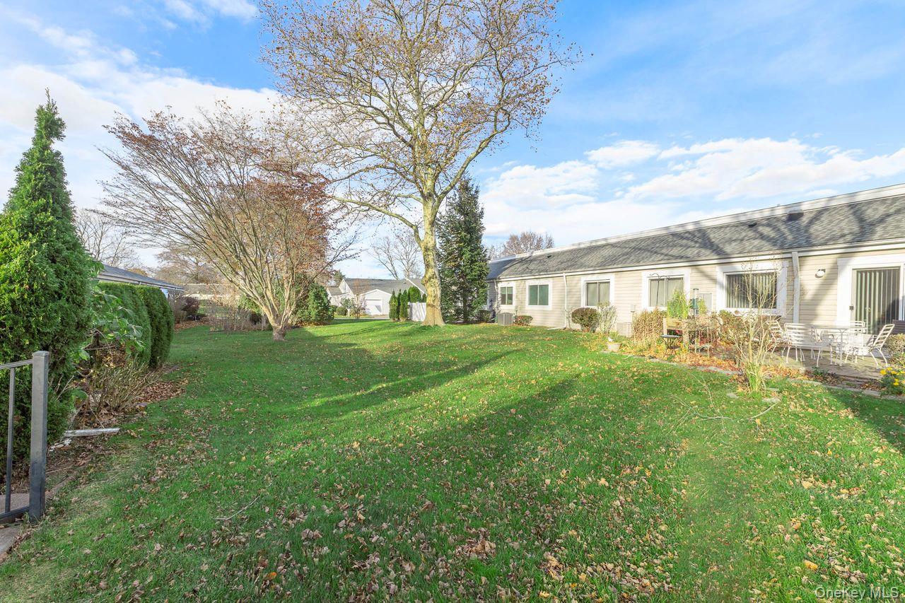 705 Cabot Court W, Saint James, NY 11780