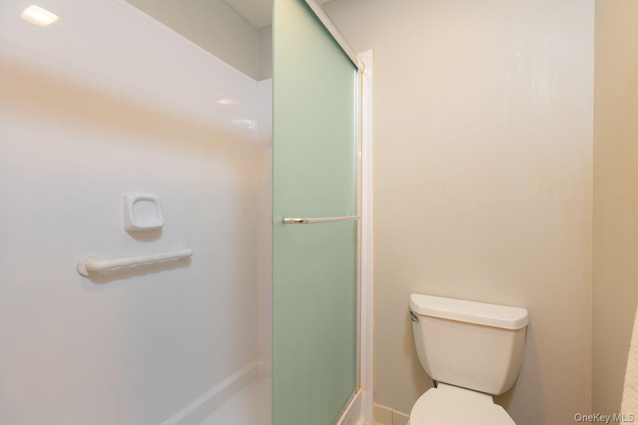 705 Cabot Court W, Saint James, NY 11780