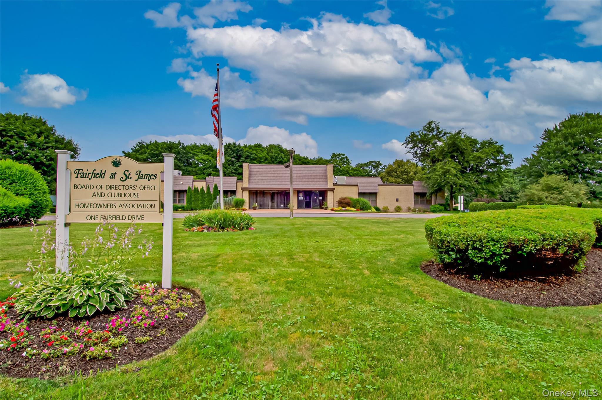 705 Cabot Court W, Saint James, NY 11780