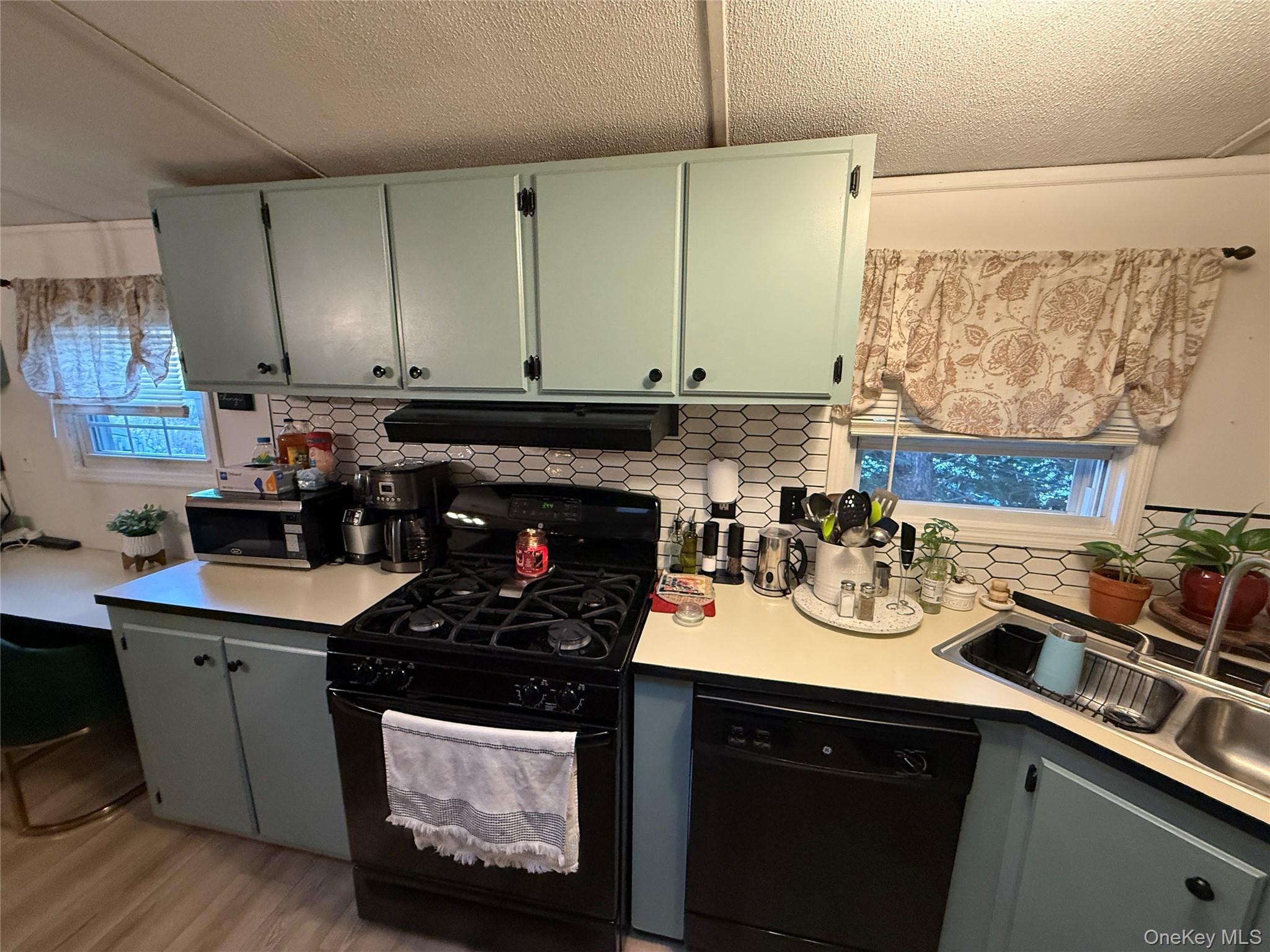 125 King George Drive, New Windsor, NY 12553