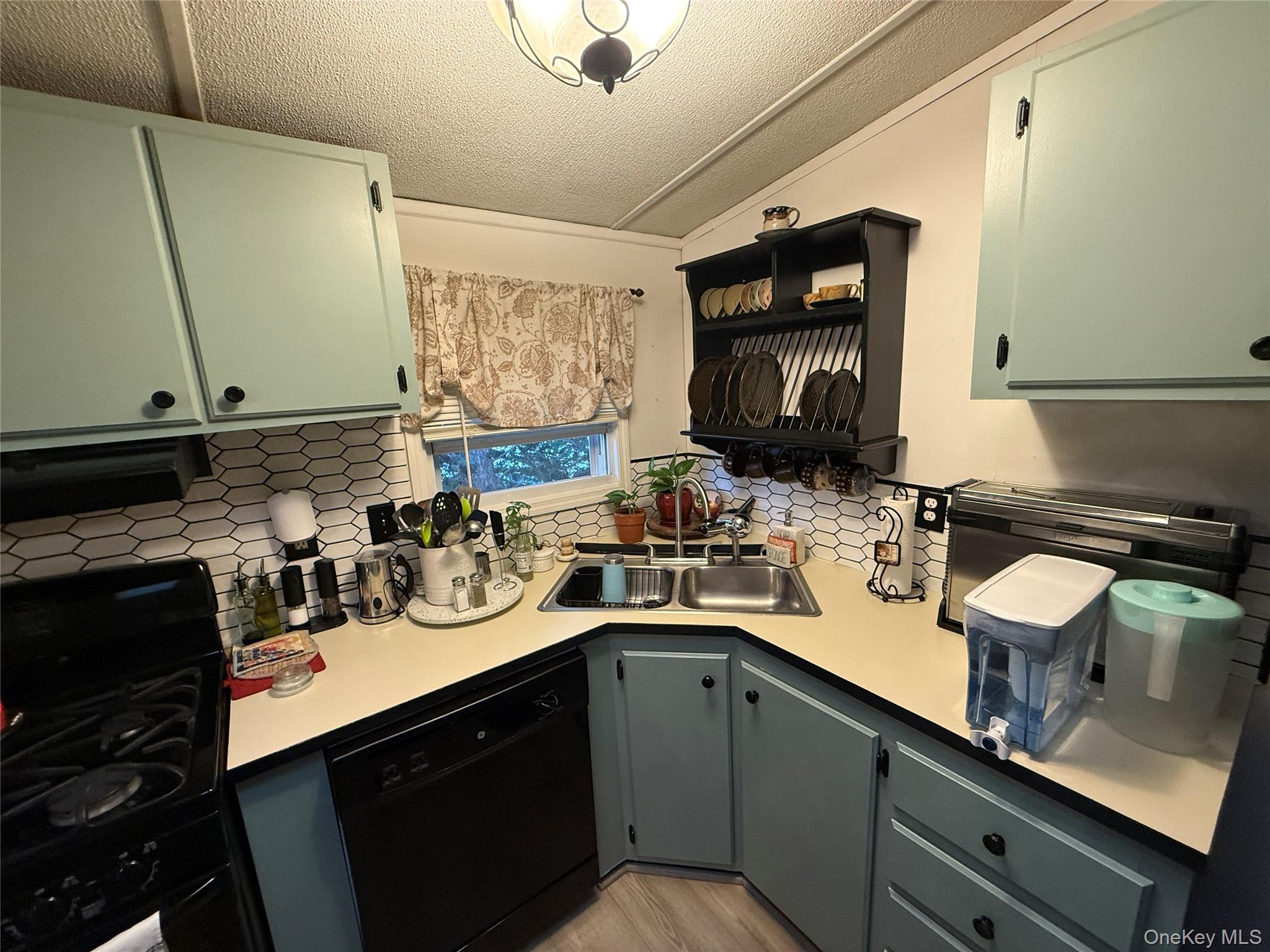 125 King George Drive, New Windsor, NY 12553