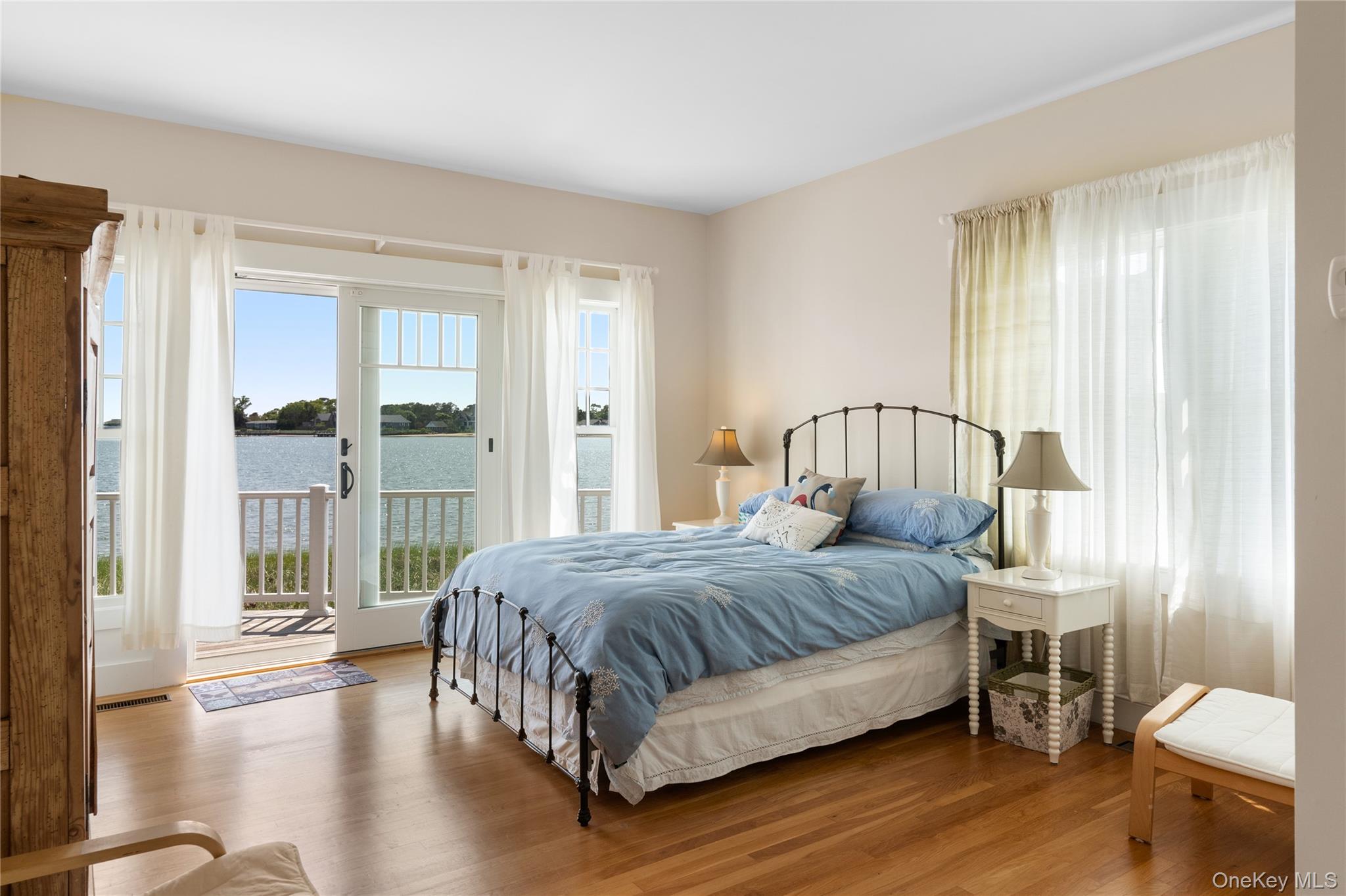 36 Oak Lane, Hampton Bays, NY 11946