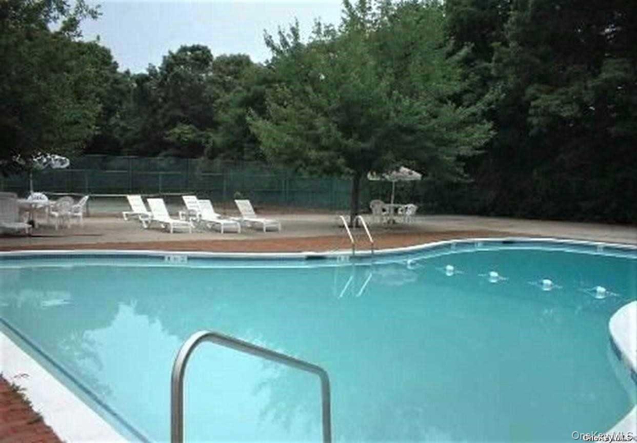 26 Bailey Court # 26, Middle Island, NY 11953