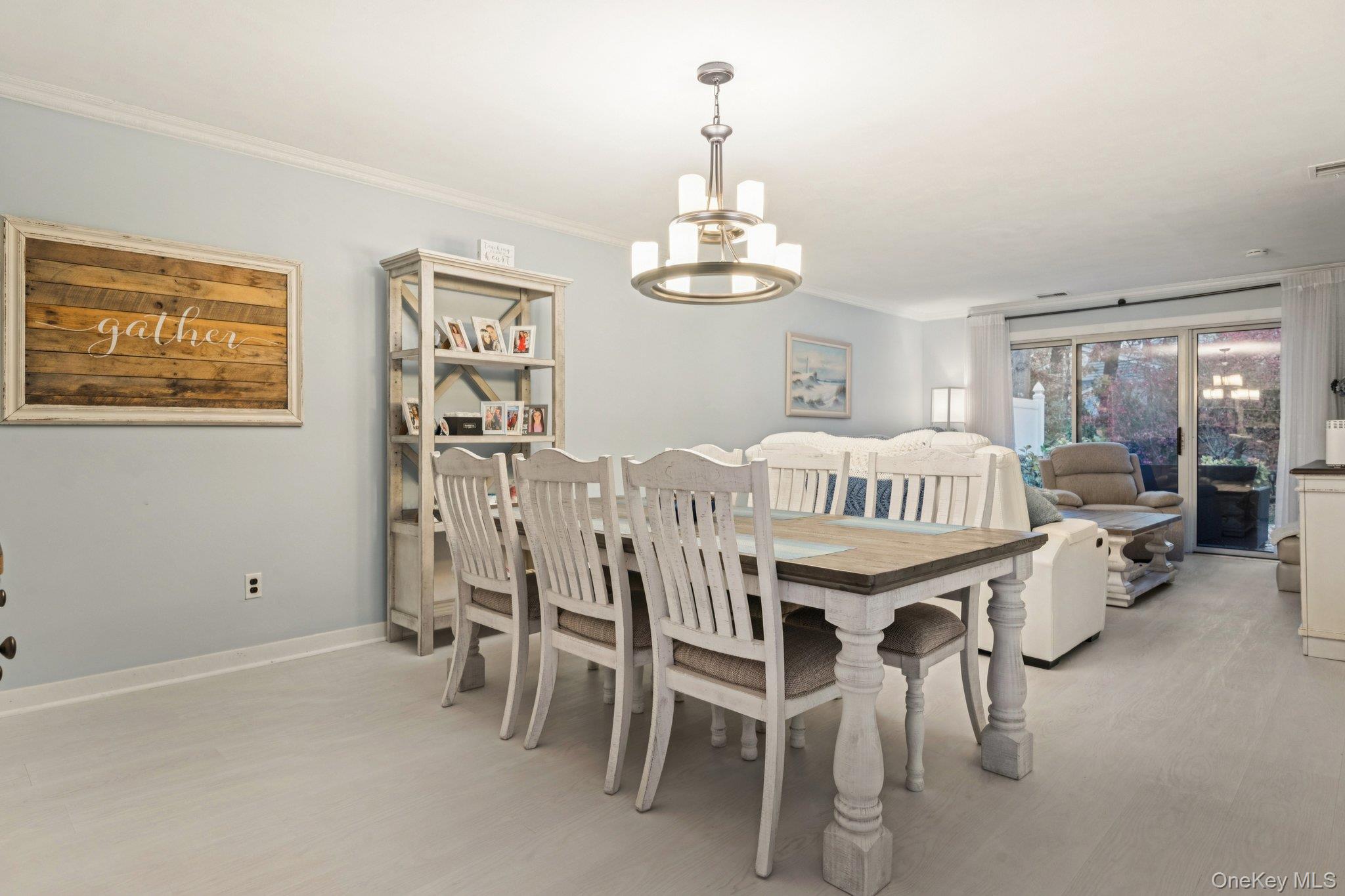 16 Hampshire Court, Holbrook, NY 11741