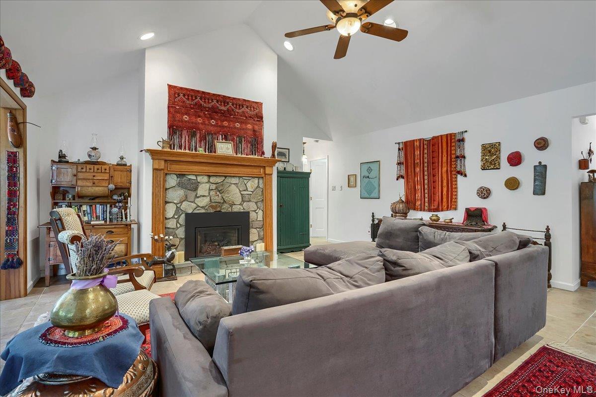 20 Overlook Drive, Call Listing Agent, PA 18405